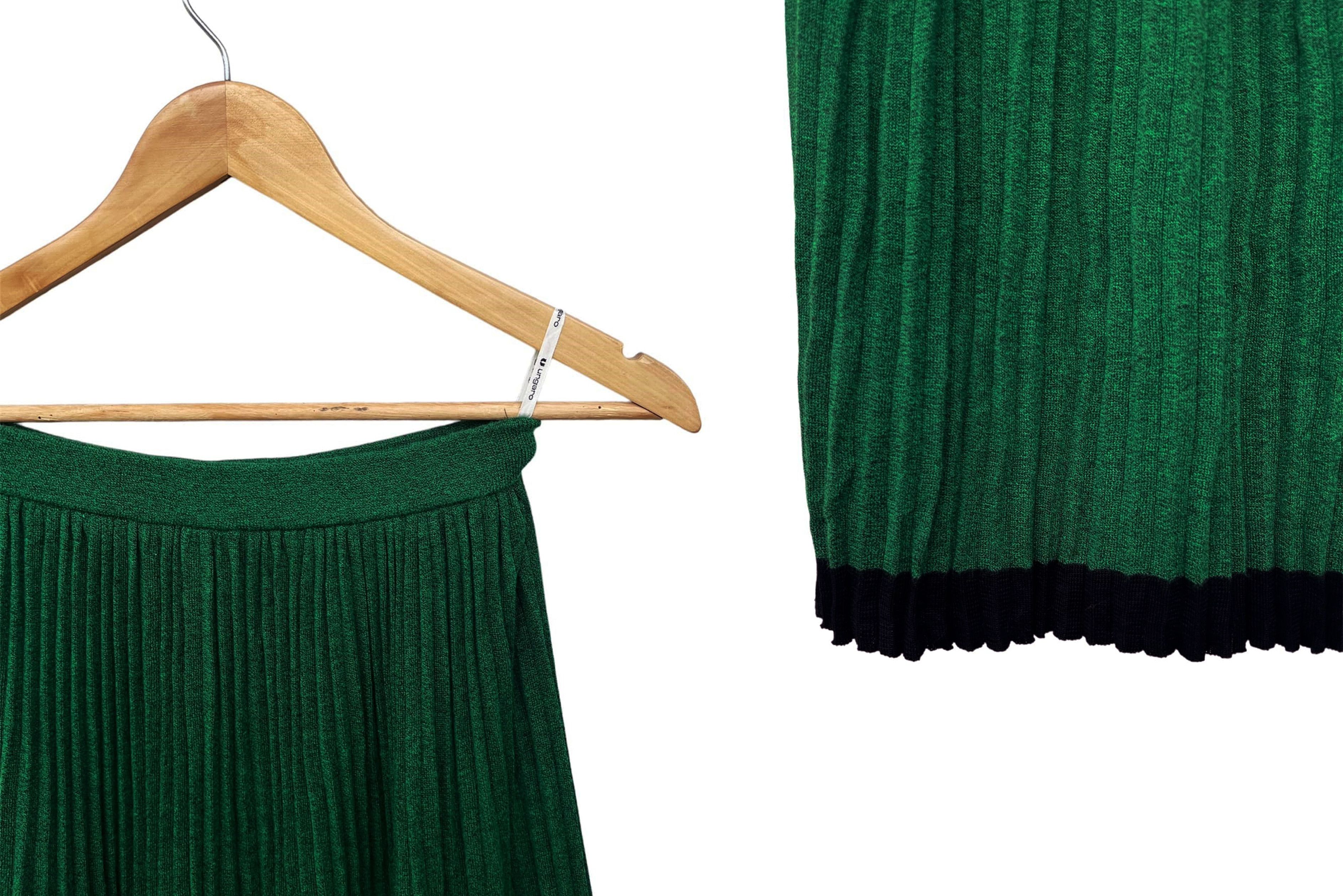 Ungaro Paris Ungaro Paris Emerald Green Pleated skirt with black hemline Size 25" / US 0 / IT 36 - 9 Thumbnail