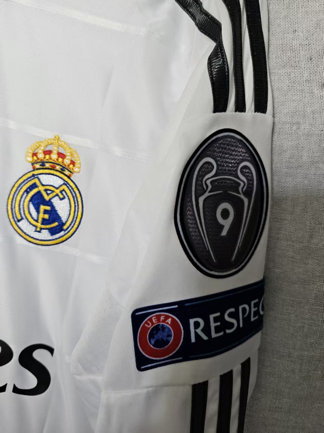 Other Real Madrid #11 Gareth Bale Jersey Size US M / EU 48-50 / 2 - 4 Thumbnail