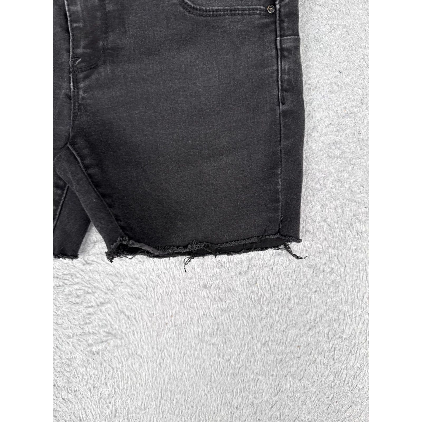 Vintage Wax Jean Shorts Juniors 7 Black Denim High Rise Cut-Off Raw Hem Stretch Womens Size 28" / US 6 / IT 42 - 2 Thumbnail