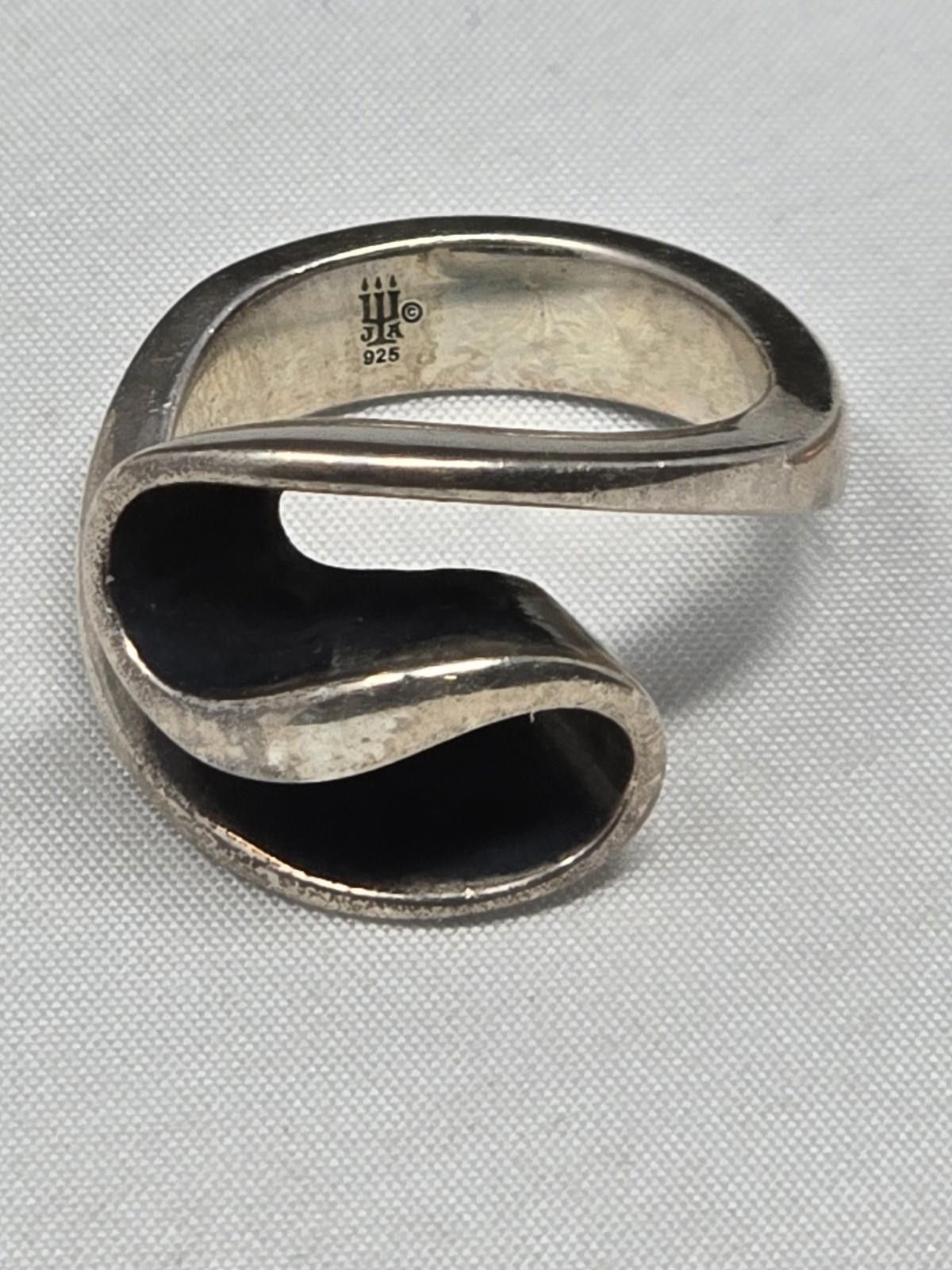Other James Avery Retired Thick Swirl Ribbon Ring Sterling 5.5 Size ONE SIZE - 1 Thumbnail