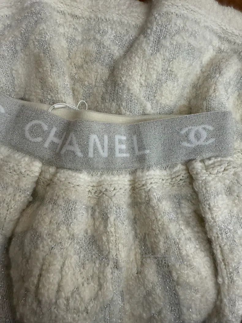 Chanel Chanel White cashmere skirt Size 42" / US 20 - 4 Thumbnail