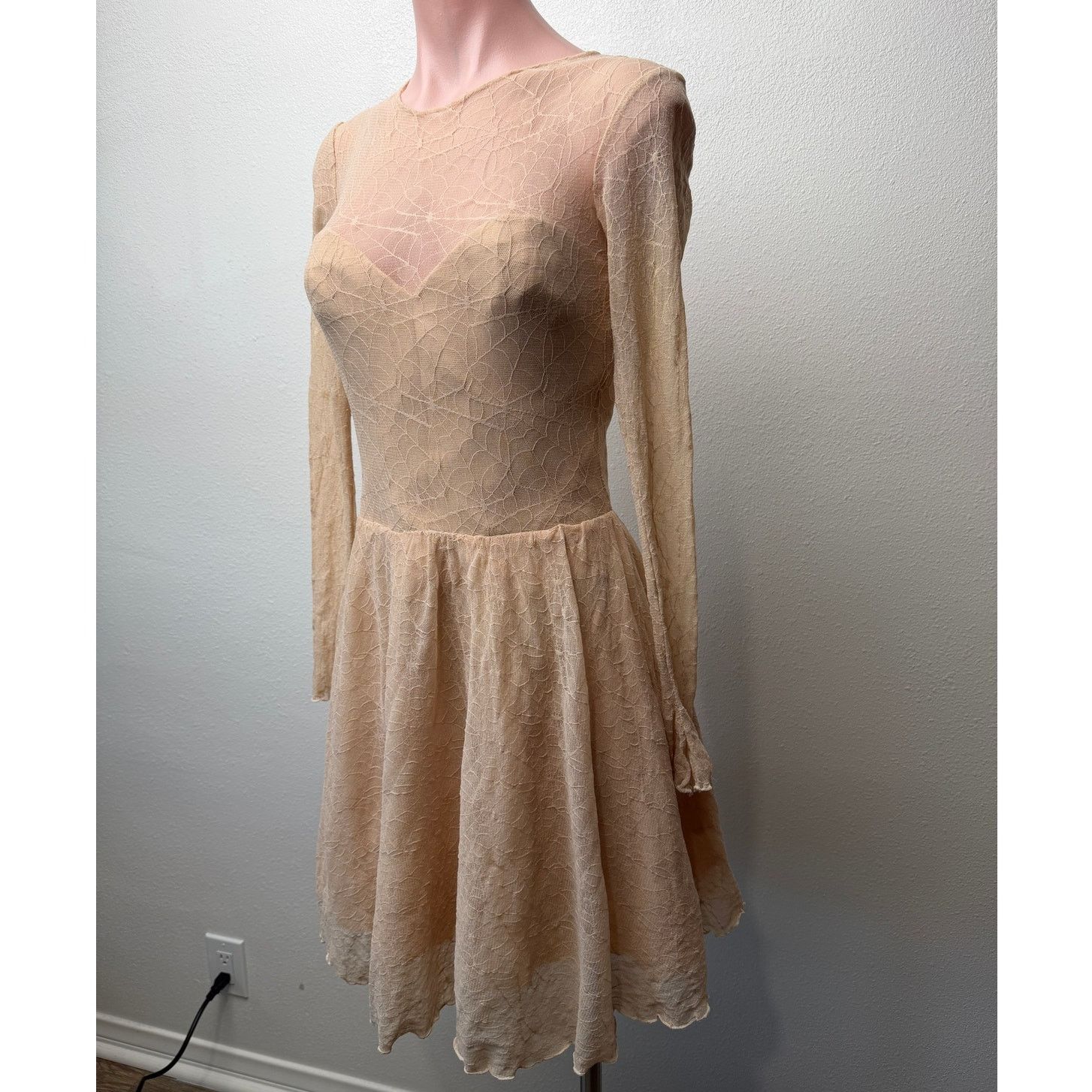 Other Ninivah Khomo Tan Lace Long Sleeve Mini Dress US XS/S Size XS / US 0-2 / IT 36-38 - 3 Thumbnail