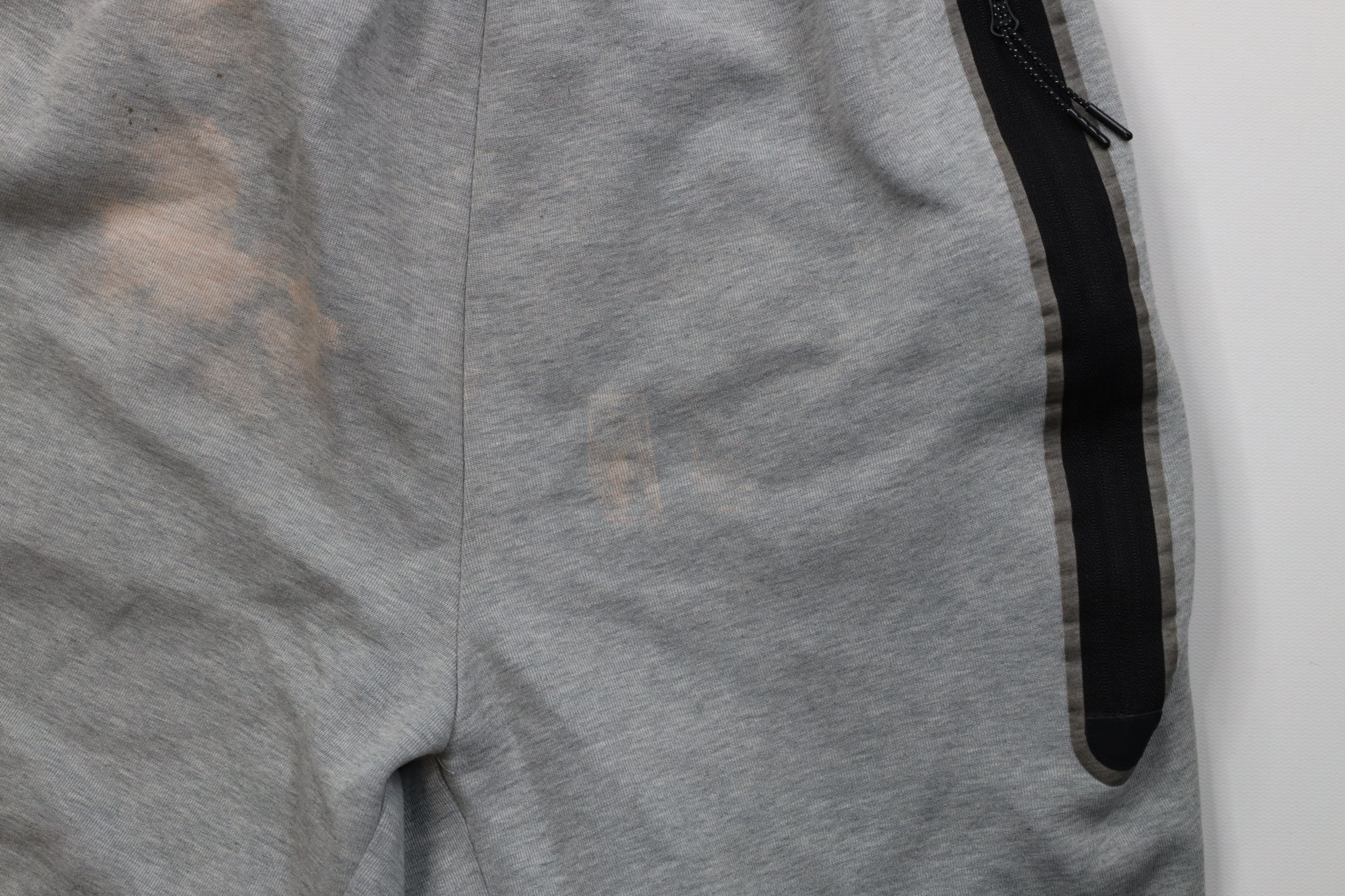 Nike Nike Tech Fleece Spell Out Above Knee Sweatpants Shorts Size US 30 / EU 46 - 11 Thumbnail