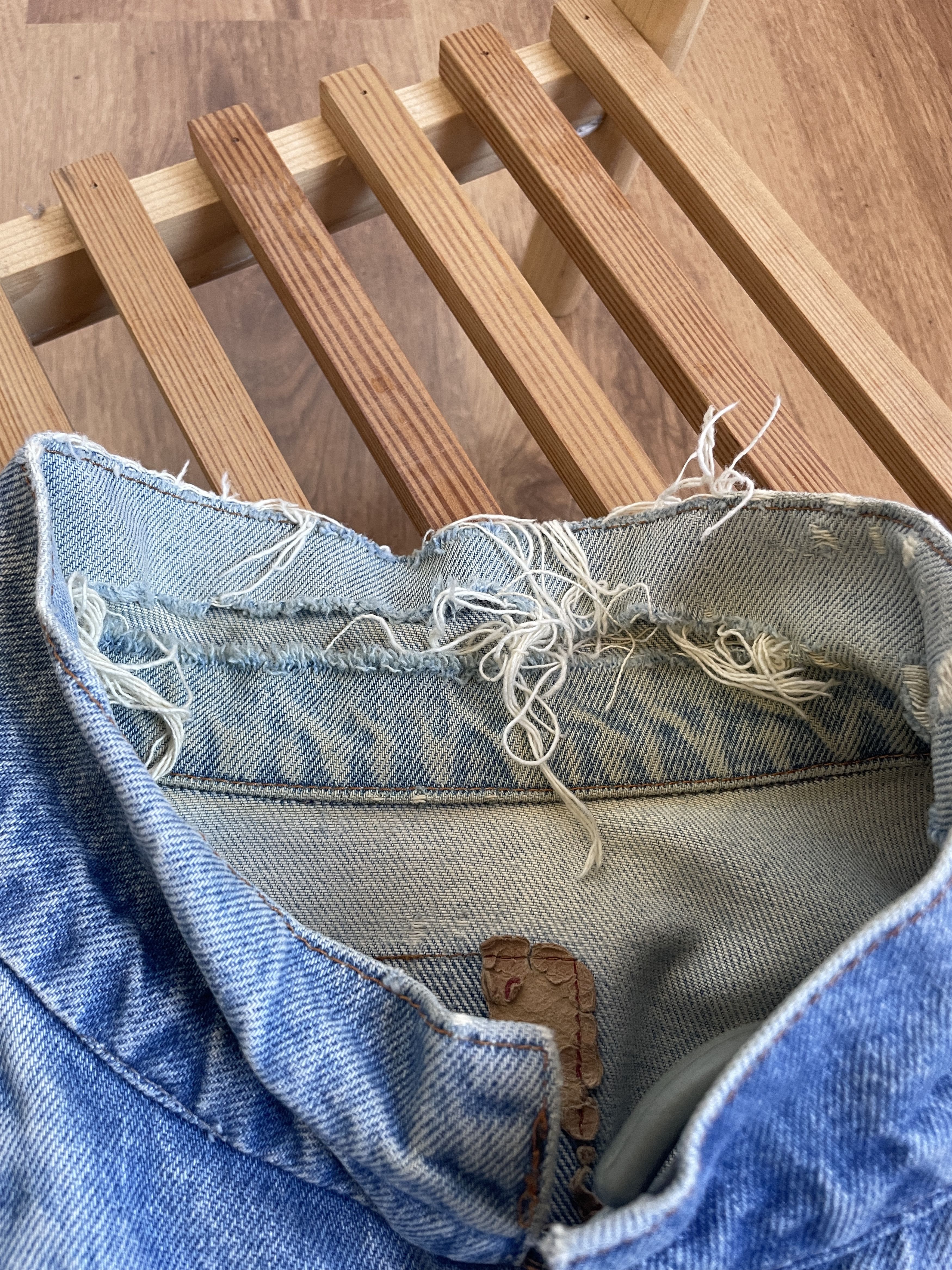 Levi's Levi's Vintage 80's Made in Canada Distressed Denim Jacket Size US M / EU 48-50 / 2 - 7 Thumbnail