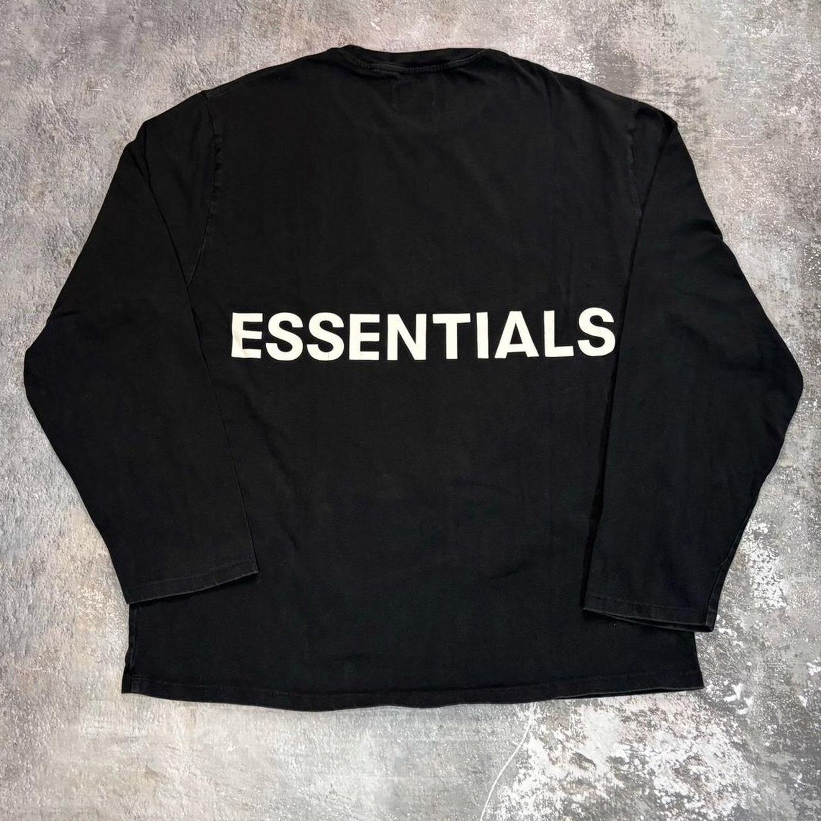 Essentials × Fear of God OG Black & White Fear Of God Essentials L / S Shirt! Size XL Size US XL / EU 56 / 4 - 1 Thumbnail