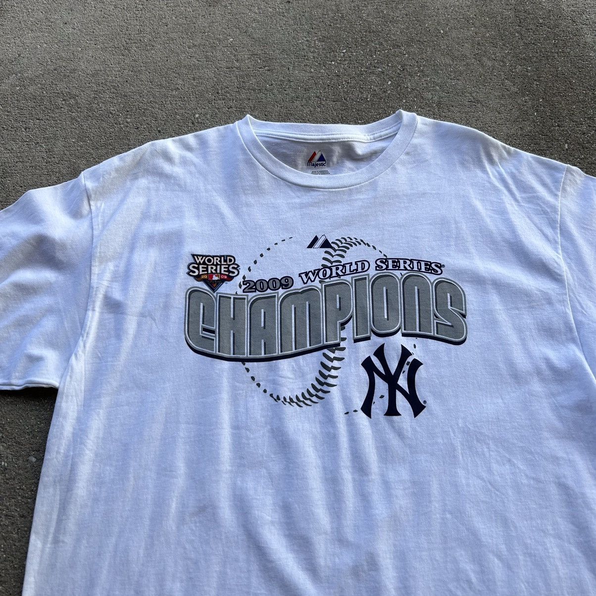 MLB × Majestic × New York Yankees 2009 new york yankees world series t shirt Size US XL / EU 56 / 4 - 2 Thumbnail