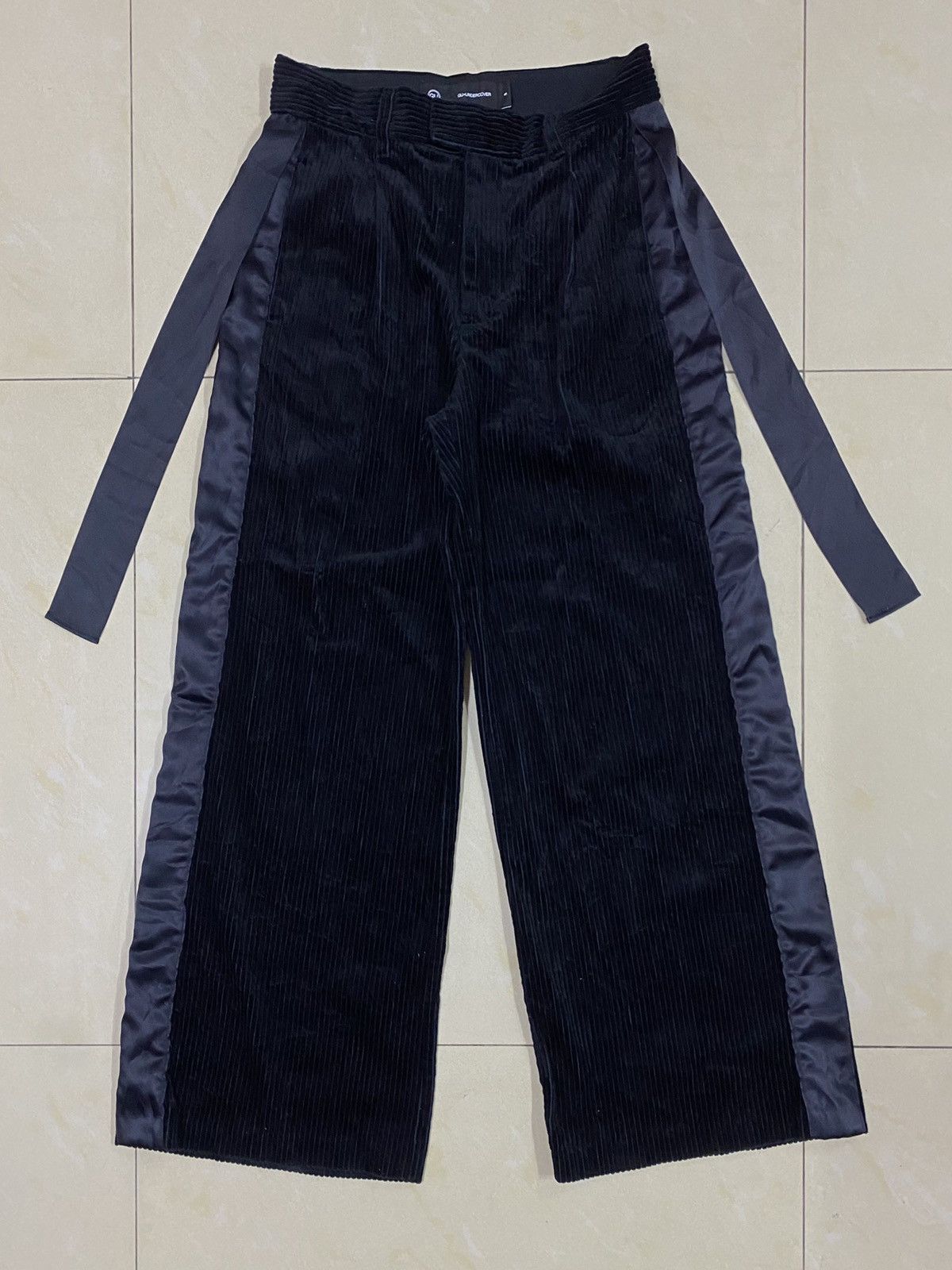 image of Gu Wide Leg Baggy Pants Corduroy in Black, Women's (Size 27)