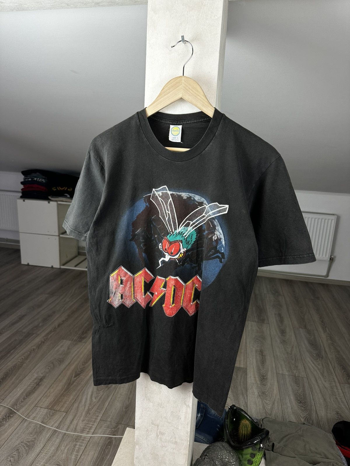 Vintage AC/DC Fly on the Wall Tour 90s Single Stitch Tee Faded Size US L / EU 52-54 / 3 - 1 Thumbnail