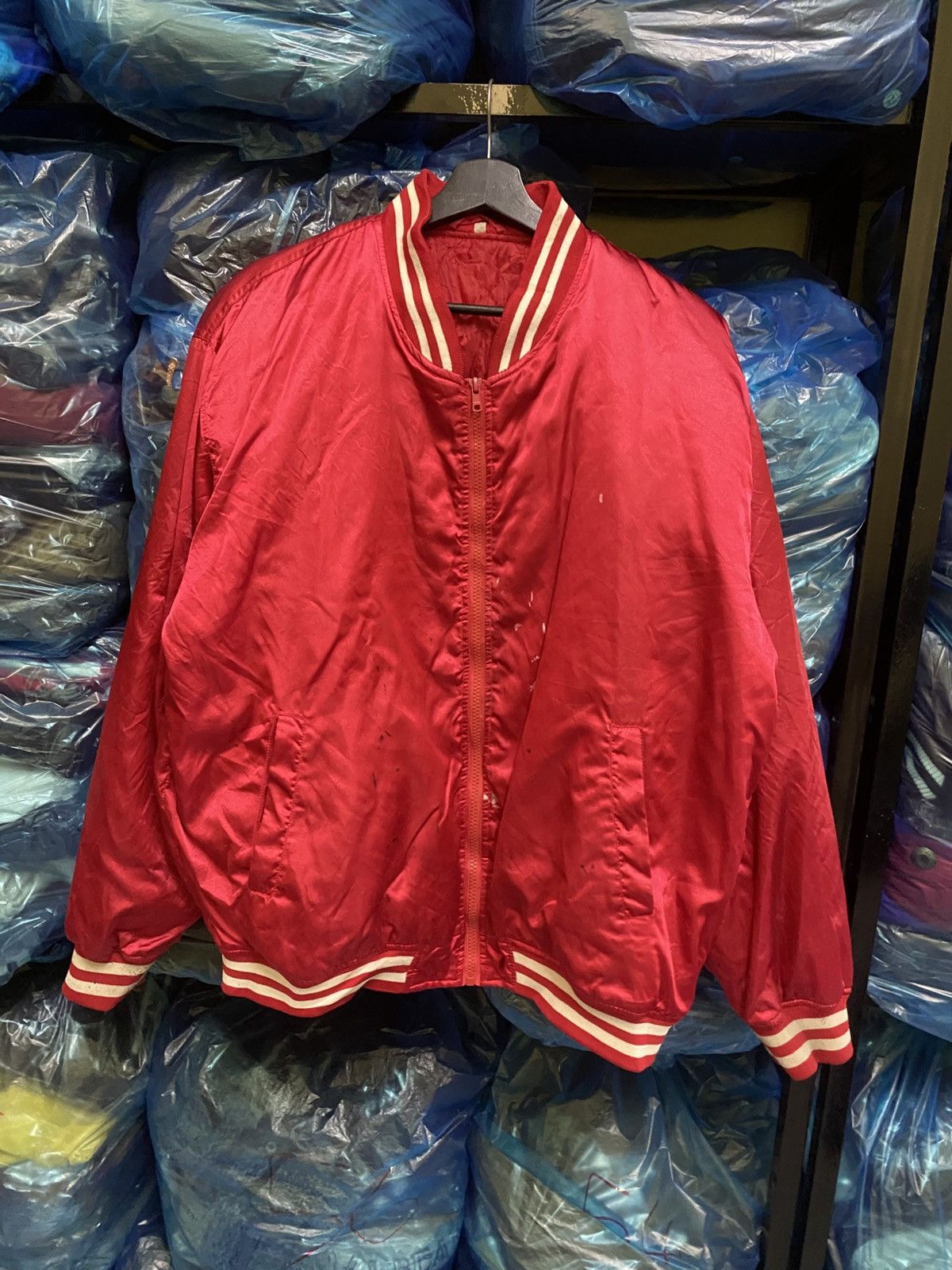 Vintage VINTAGE SATIN ZIPPER BOMBER JACKET Size US L / EU 52-54 / 3 - 1 Thumbnail