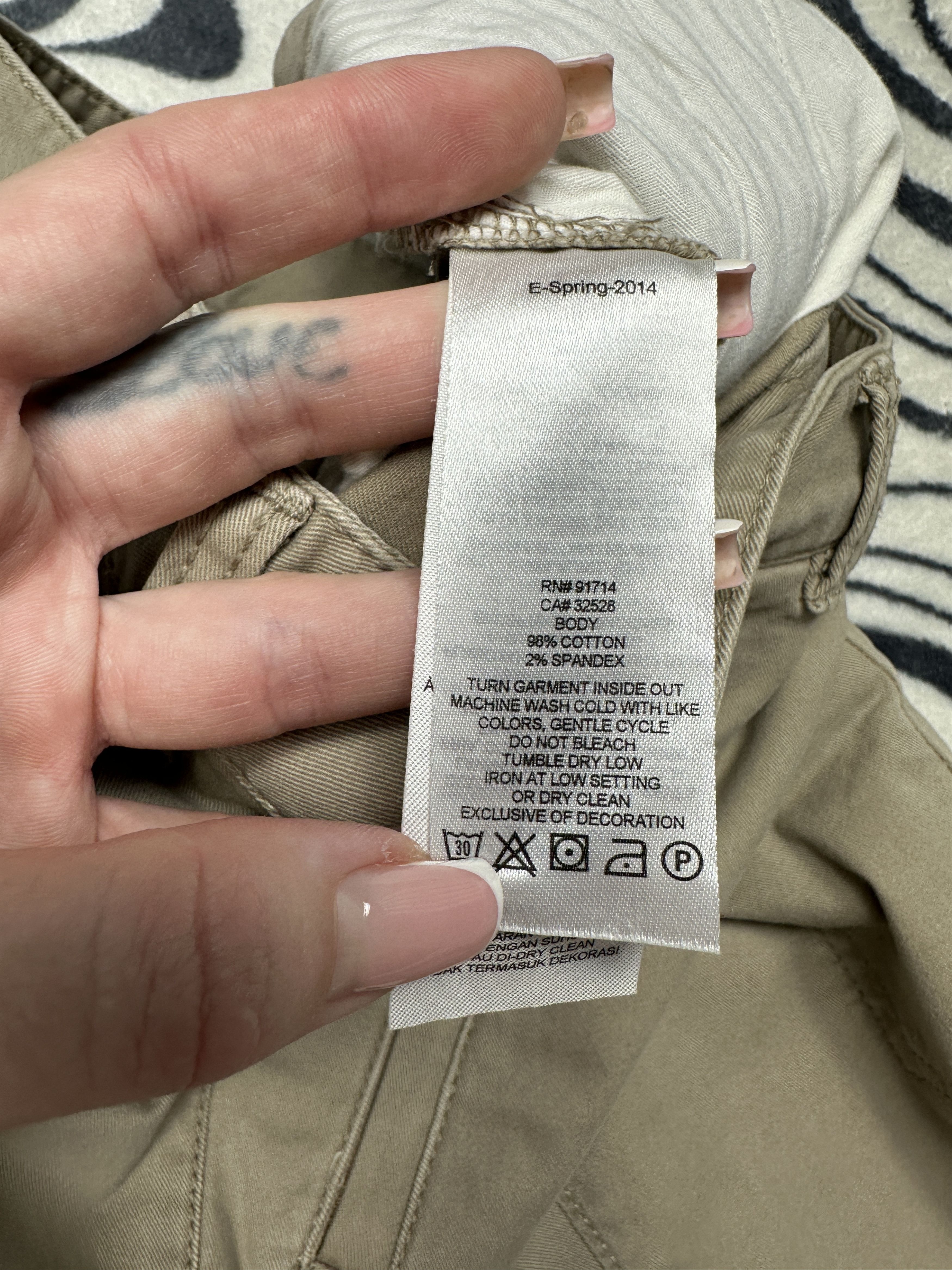 Armani Exchange Armani Exchange Womens Cargo Pants Ladies Size 27" / US 4 / IT 40 - 5 Thumbnail
