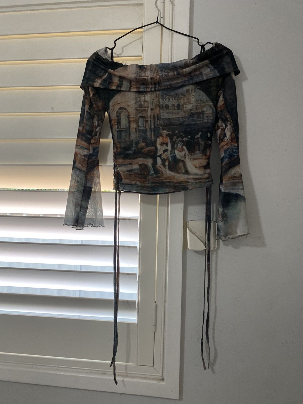 Shein Off-Shoulder Ancient Rome Top Size S / US 4 / IT 40 - 1 Thumbnail