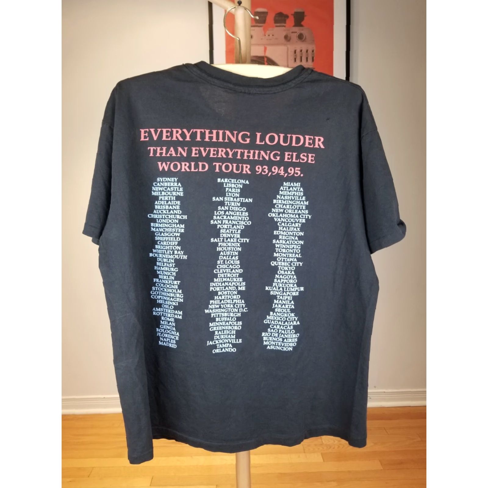Vintage VINTAGE MEAT LOAF EVERYTHING LOUDER WORLD TOUR THIN T-SHIRT SZ XLARGE Shirt Men XL Black 95' USA Retro Band Size US XL / EU 56 / 4 - 7 Thumbnail