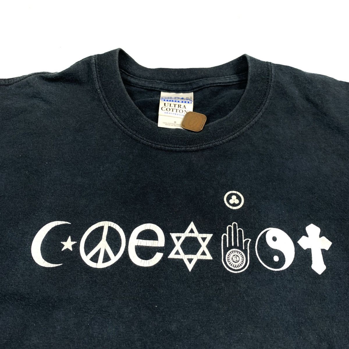 Band Tees VTG 00s Y2K JIMI HENDRIX RELIGION TSHIRT Size US S / EU 44-46 / 1 - 2 Thumbnail