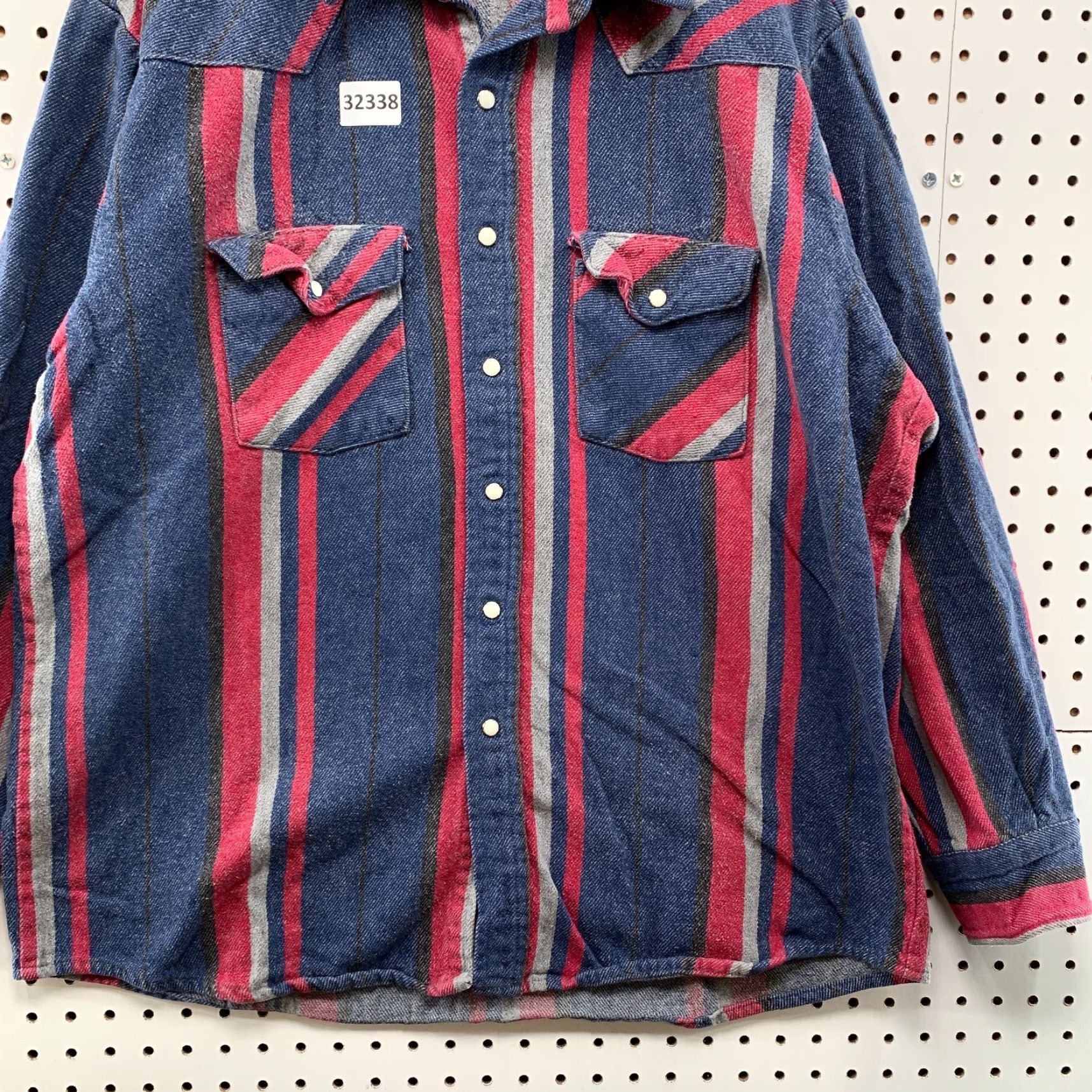BB Dakota VINTAGE Dakota Five Brothers Snap Western Shirt Mens XL Blue Red Striped Made USA 24x29 Western Men's XL Blue Red Stripe 90s style Size US XL / EU 56 / 4 - 6 Thumbnail