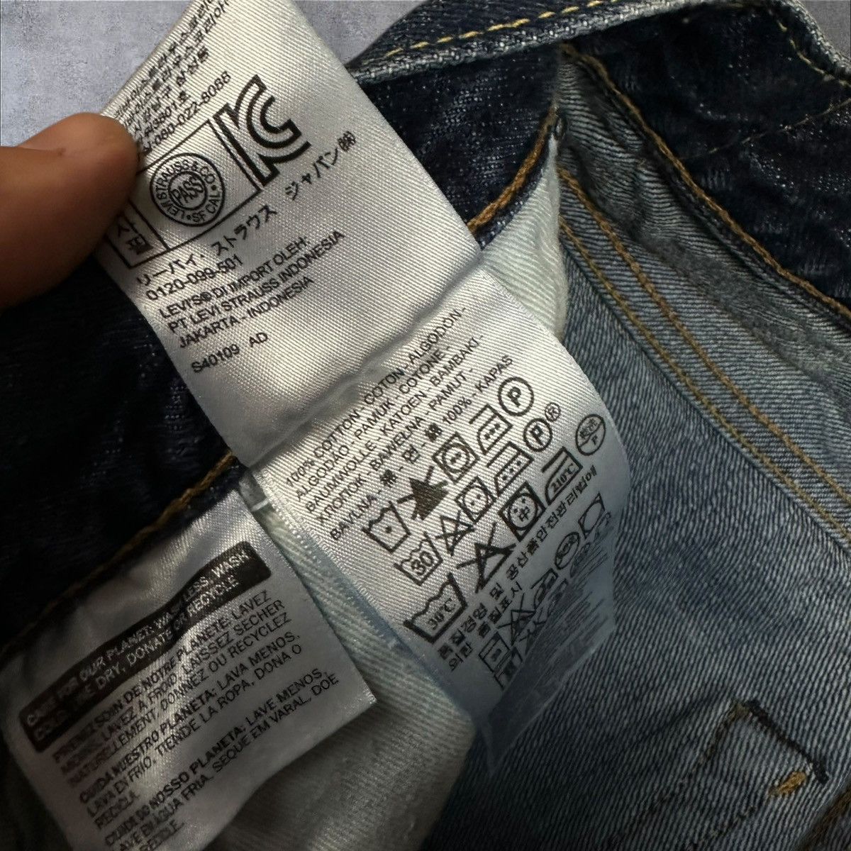 Levi's × Vintage Vintage Levi’s 501 Navy Blue Jeans Denim Pants W32 L30 Size US 32 / EU 48 - 9 Thumbnail