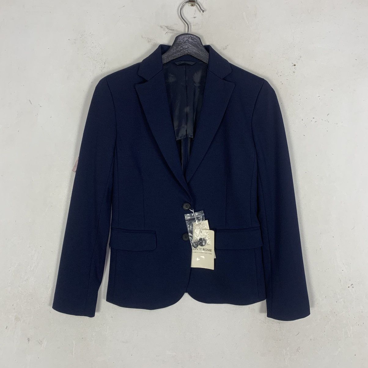 Uniqlo Uniqlo Clothing Apparel JapaneseBrand Streetwear Blazer Size XS / US 0-2 / IT 36-38 - 1 Thumbnail