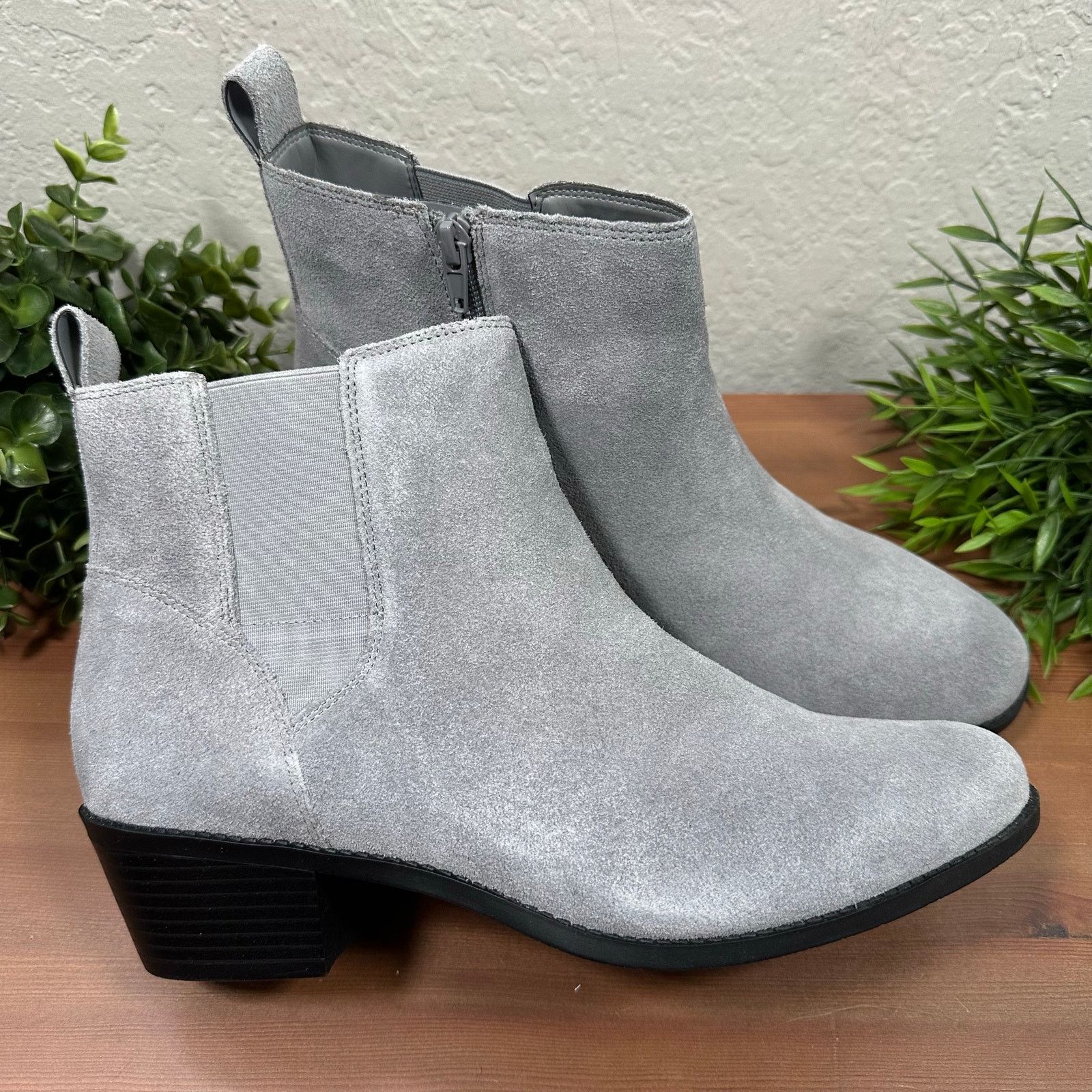 Vionic Vionic Roseland Water-Repellent Suede Ankle Boots Size 11W Size US 11 / IT 41 - 1 Thumbnail