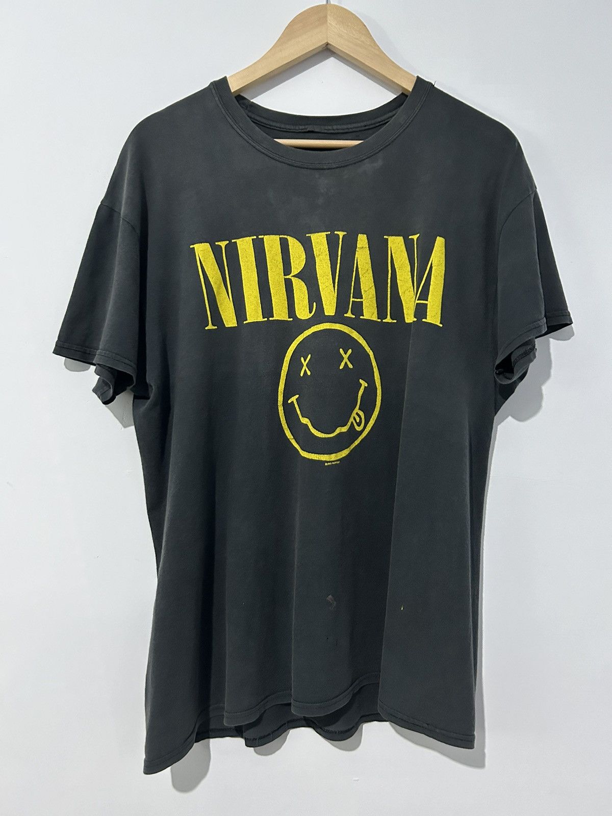 Band Tees × Nirvana × Vintage 2003 Nirvana thrased sun faded Tees Size US L / EU 52-54 / 3 - 1 Thumbnail