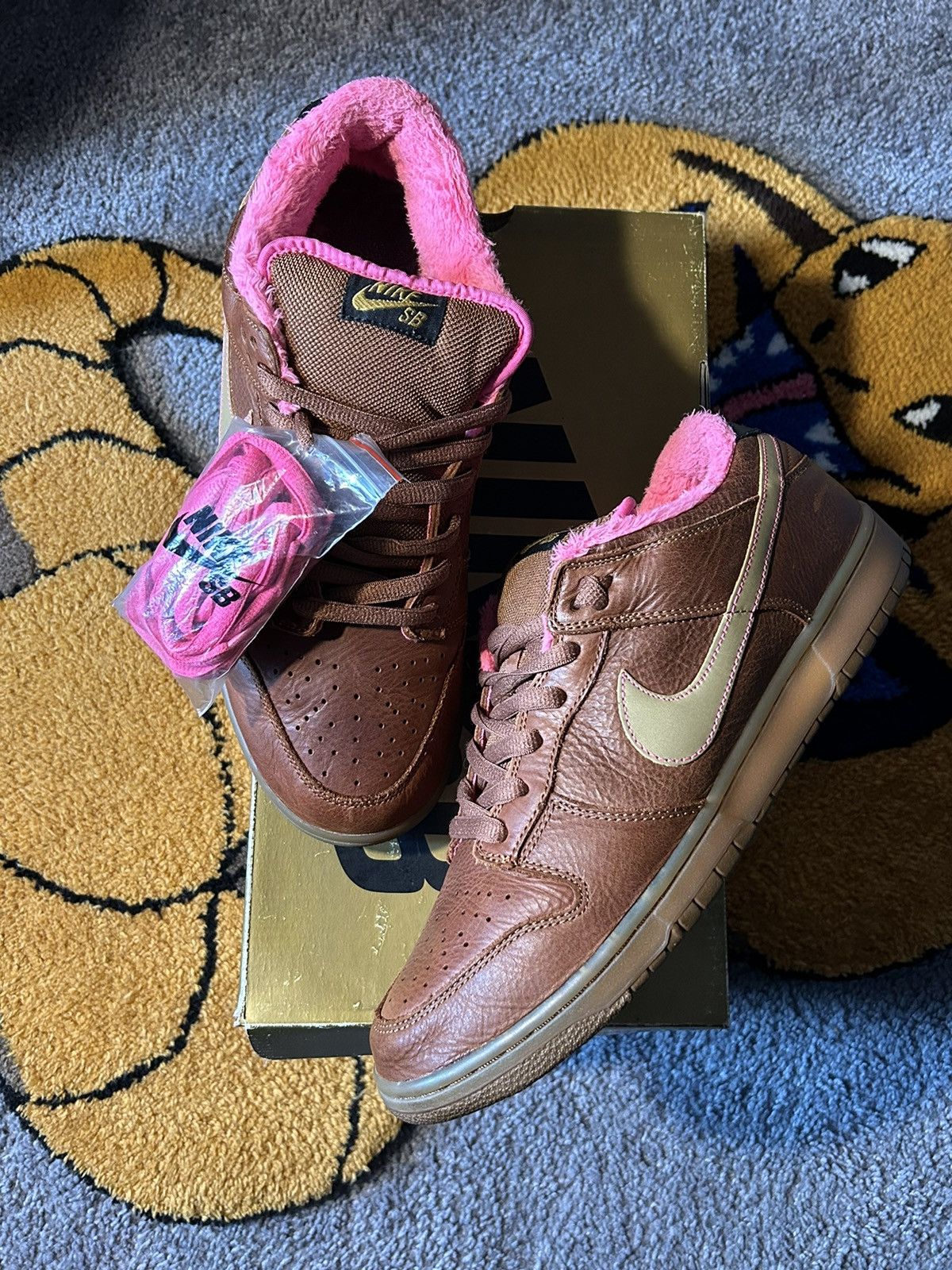 Nike Nike SB Dunk Low Gibson Guitar Case 2007 Size US 12 / EU 45 - 1 Thumbnail