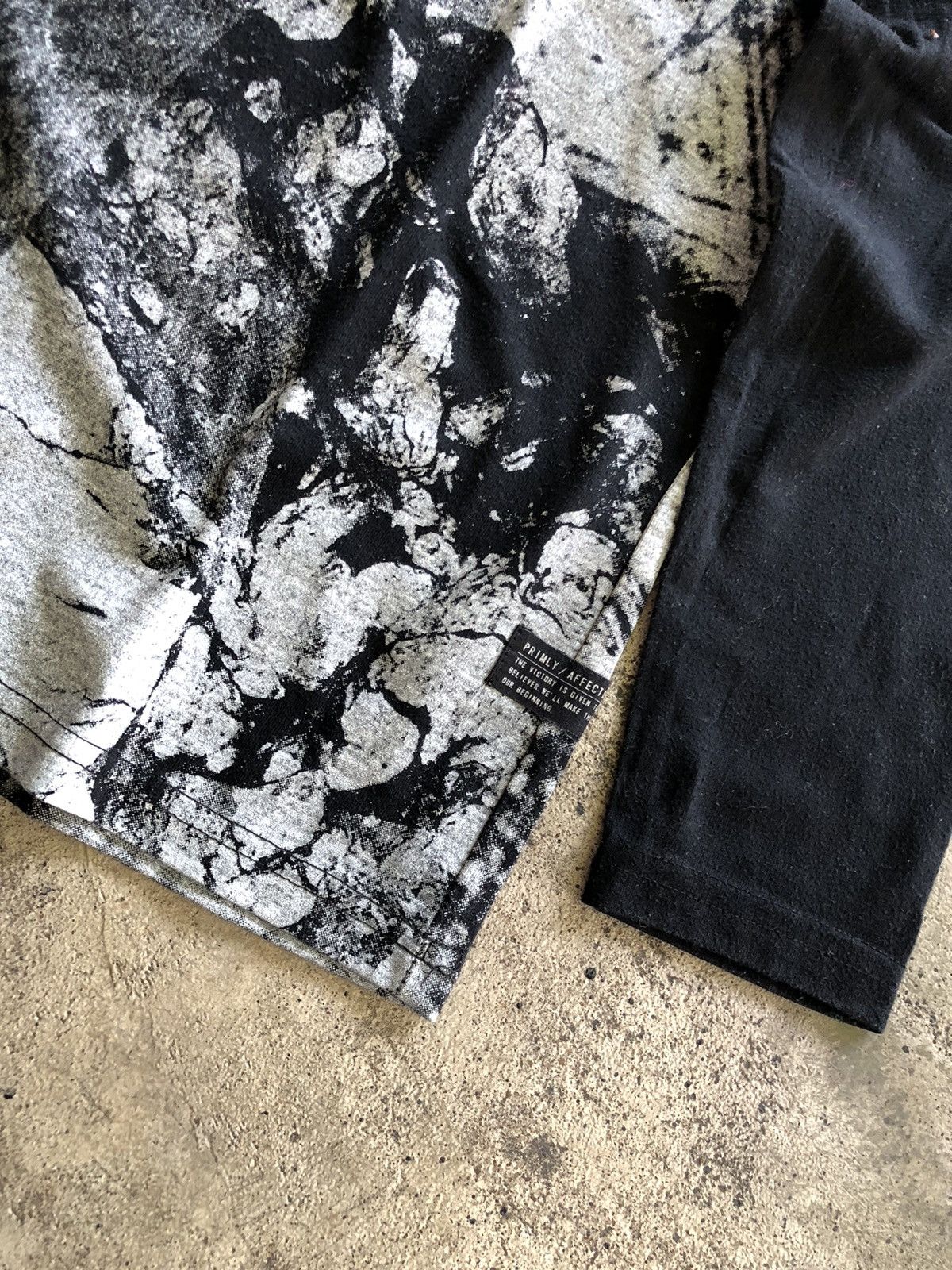 Japanese Brand AVAIL MODE “LAUDABLE” LONG SLEEVE LGBSTYLE Size US M / EU 48-50 / 2 - 4 Thumbnail