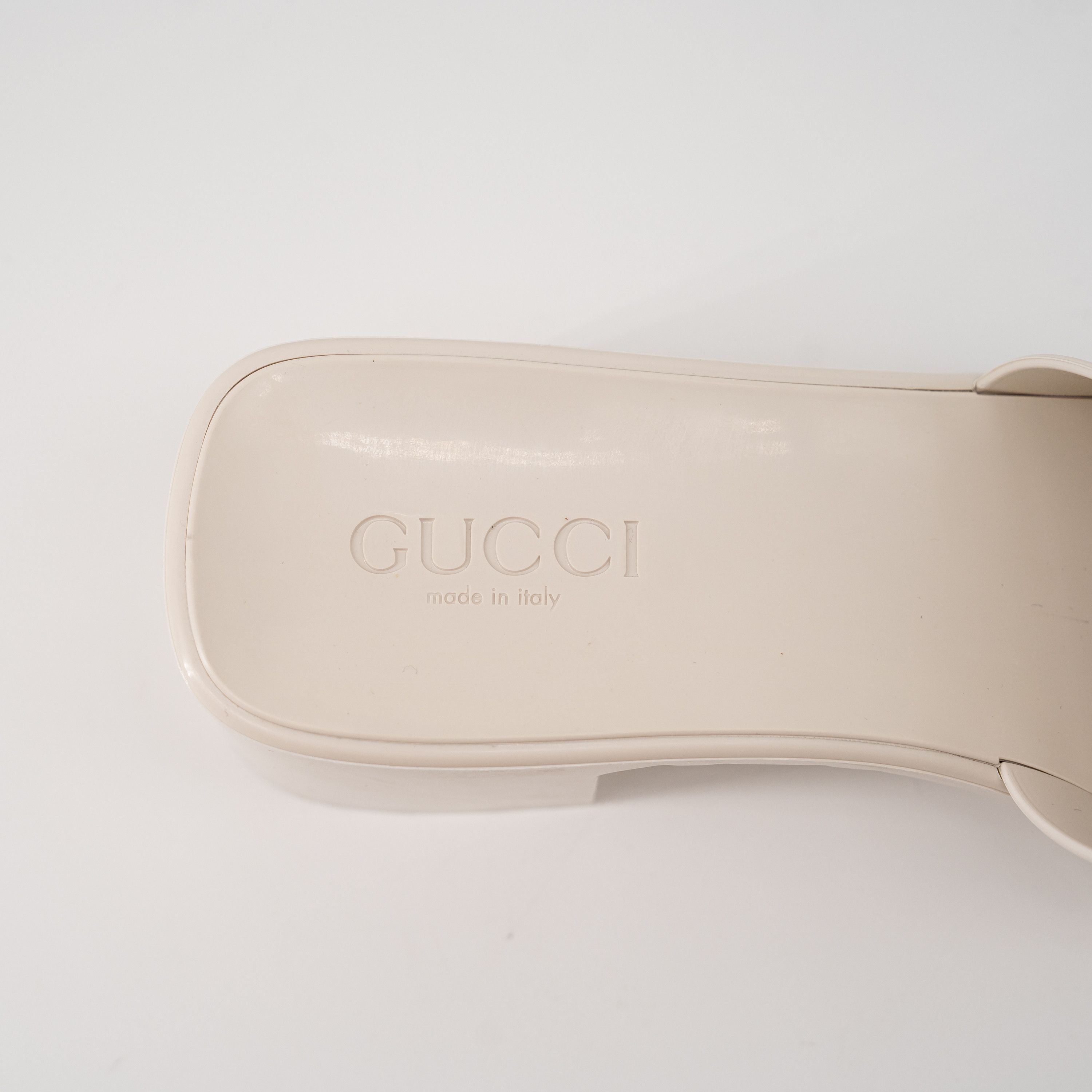 Gucci 40G 10 US Gucci White Rubber Sandals Mules logo Size US 10 / IT 40 - 7 Thumbnail