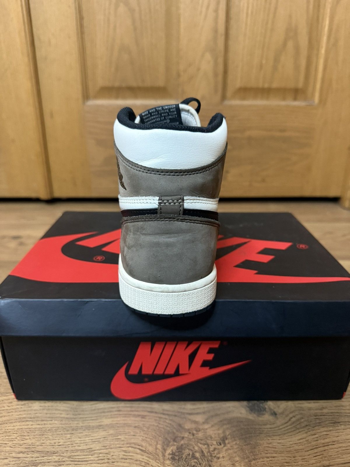 Jordan Brand Air Jordan 1 High “Mocha” Size 8M Size US 8 / EU 41 - 2 Thumbnail