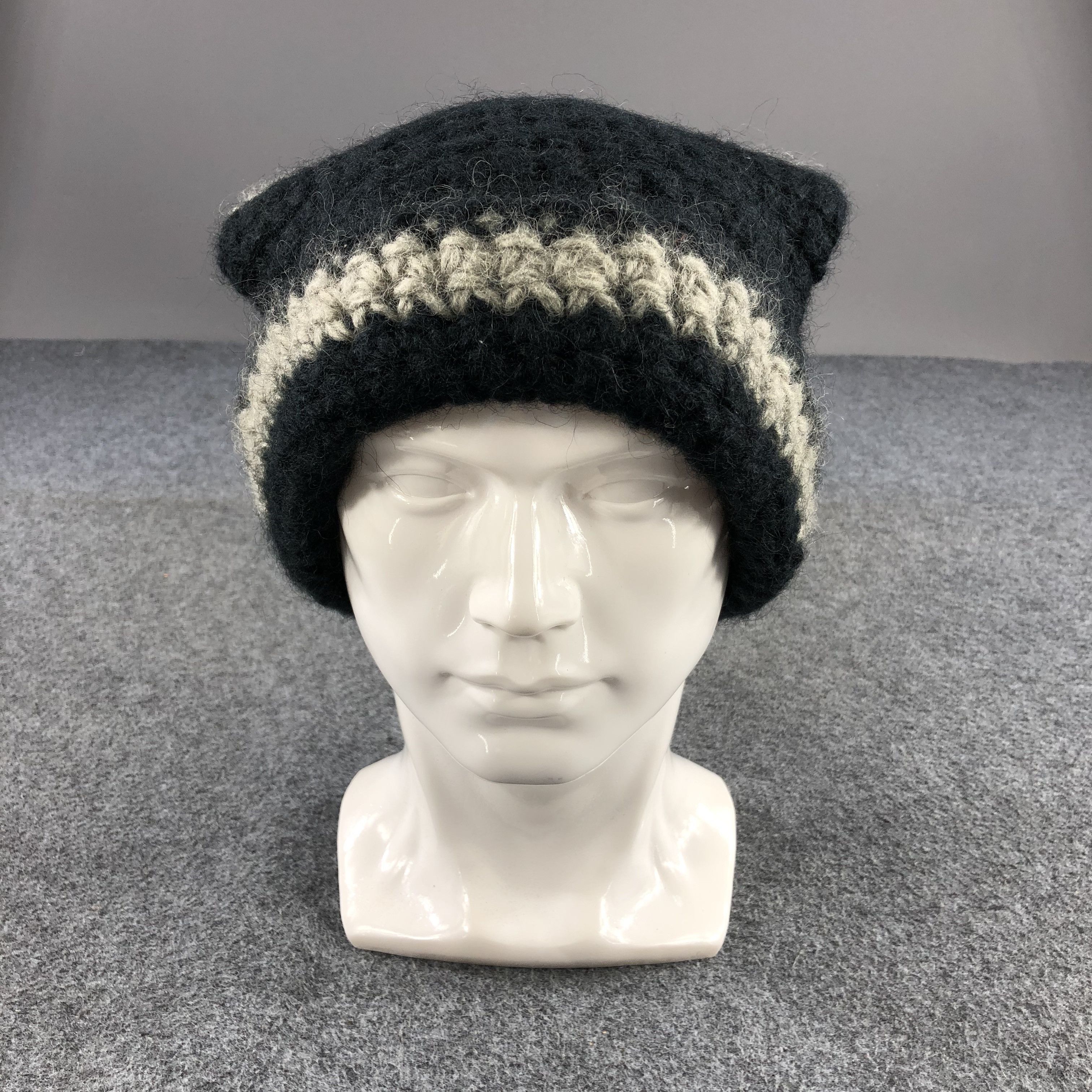 Vintage Unknown Knitted Beanie Snowcap Snow Hat B328 Size ONE SIZE - 1 Thumbnail