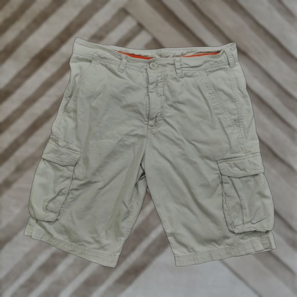 Nike VINTAGE Nike Cargo Shorts Mens 30 Beige Tan Cotton Casual Athletic Dept Shorts Mens 30 Beige Cargo Pocket Relaxed 11in Inseam Summer Men Size US 34 / EU 50 - 1 Thumbnail