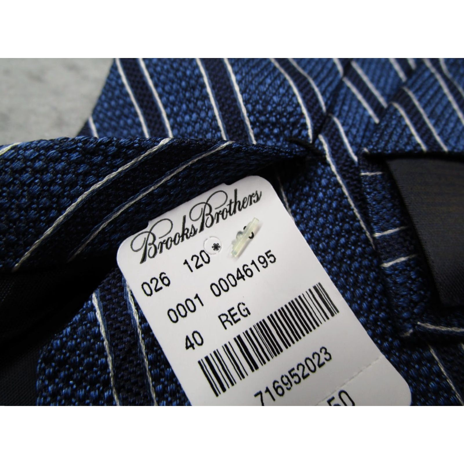Brooks Brothers BROOKS BROTHERS Makers Merchants Men's blue striped silk neck tie - Classic One Size - Silk Tie - 57"-60" - USA Made - Preppy, Retro - Designer Mens Size ONE SIZE - 4 Thumbnail