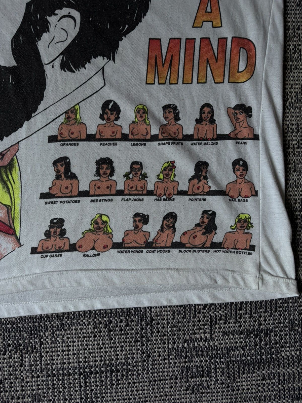 Vintage Vintage 90s Sigmund Freud "What's On A Man's Mind" AOP Tee Size US XL / EU 56 / 4 - 5 Thumbnail