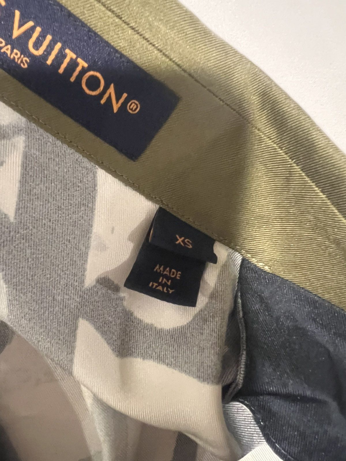 Louis Vuitton Louis Vuitton men’s monogram oversized shirt. XS. $2100 Size US XS / EU 42 / 0 - 5 Thumbnail