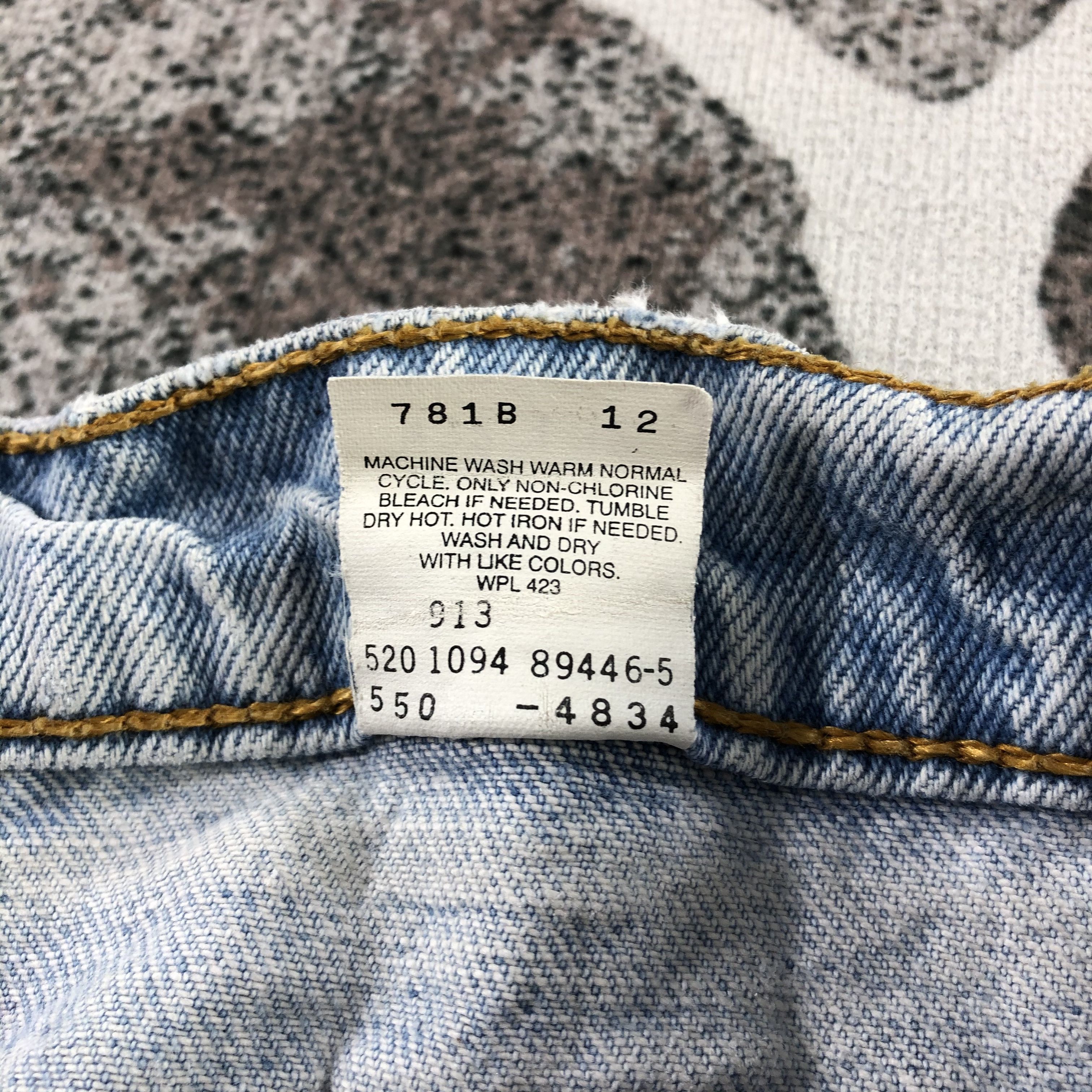 Levi's Vintage 90s Levi's 550 Jeans Lightwash Denim KJ1389 Size US 31 - 14 Thumbnail