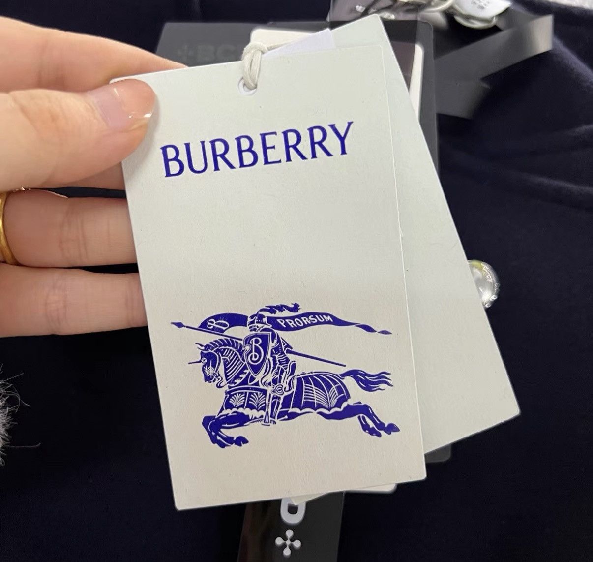 Burberry Burberry Solid Color Button Detailed Skirt J41 Size 27" / US 4 / IT 40 - 5 Thumbnail