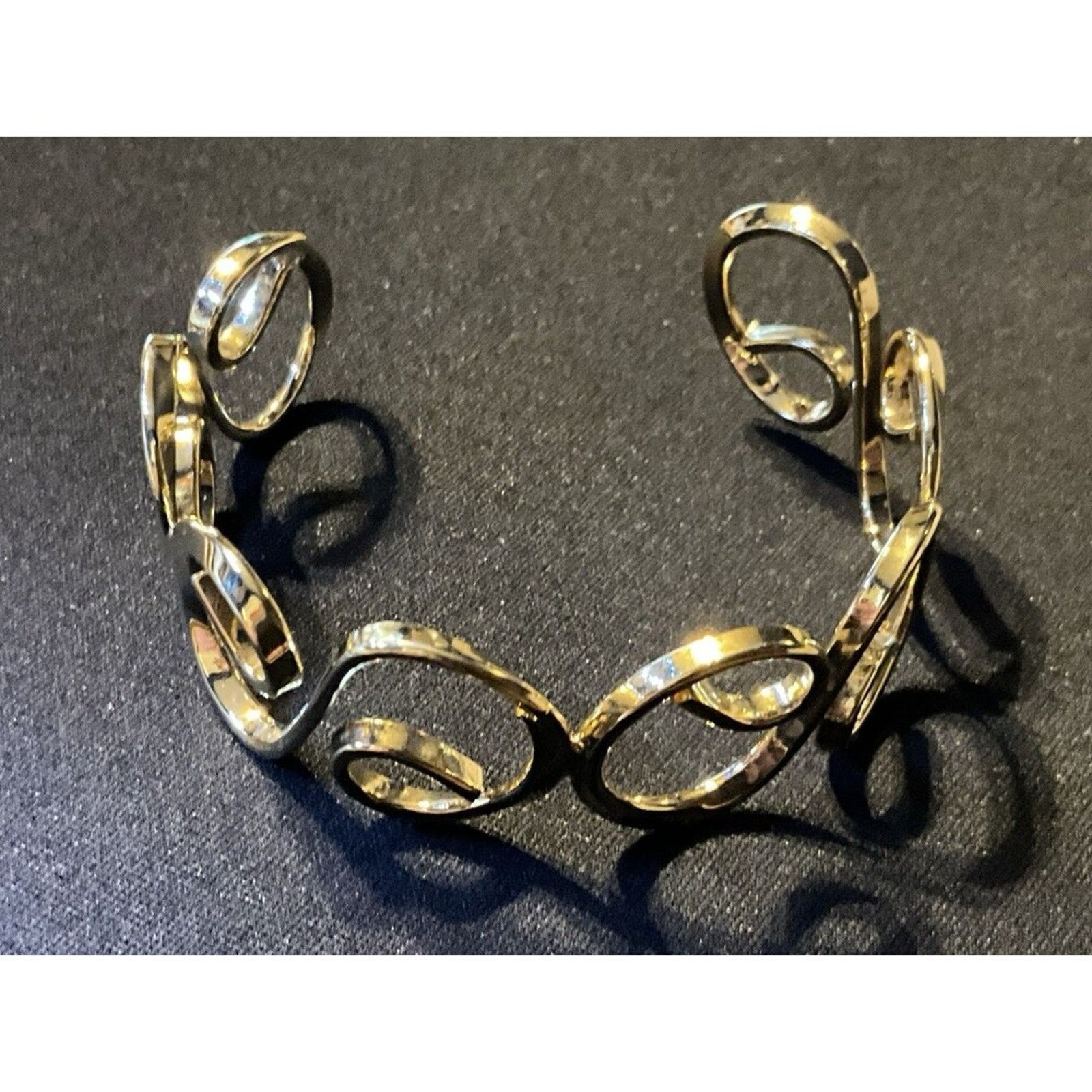 Other 6.75in Gold Tone Open Cuff Geometric Bracelet Size ONE SIZE - 2 Thumbnail