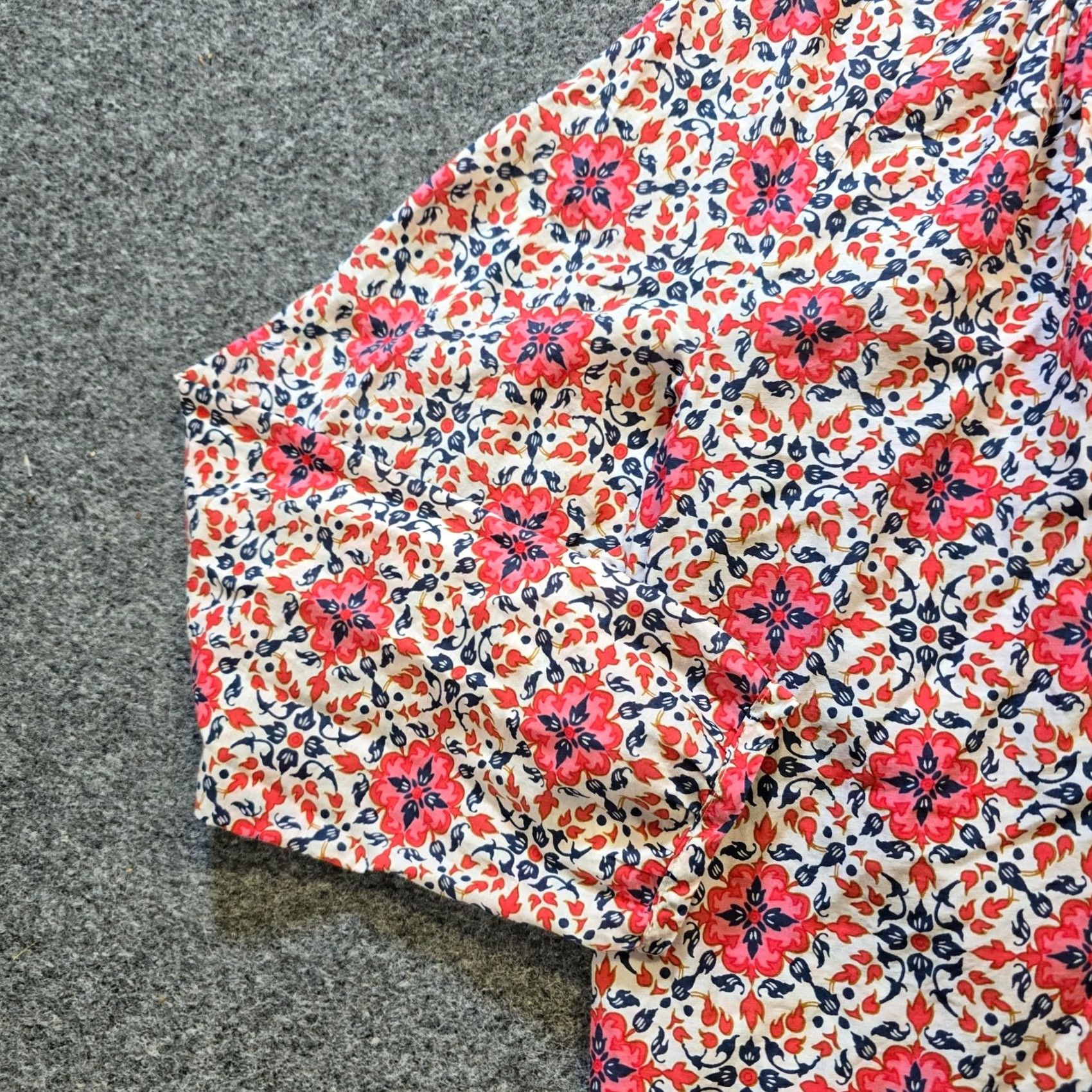J.Crew J.CREW Top Womens XS Red Floral Long Sleeve Blouse Popover Casual Shirt V-Neck Knit Cotton Woven Lightweight Preppy Regular Men/Women? Size XS / US 0-2 / IT 36-38 - 5 Thumbnail