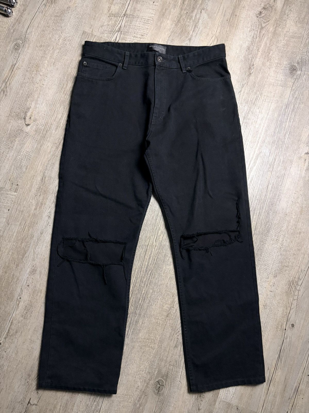 Balenciaga BALENCIAGA FALL22 RUNWAY DESTROYED SKATER DENIM JEANS 