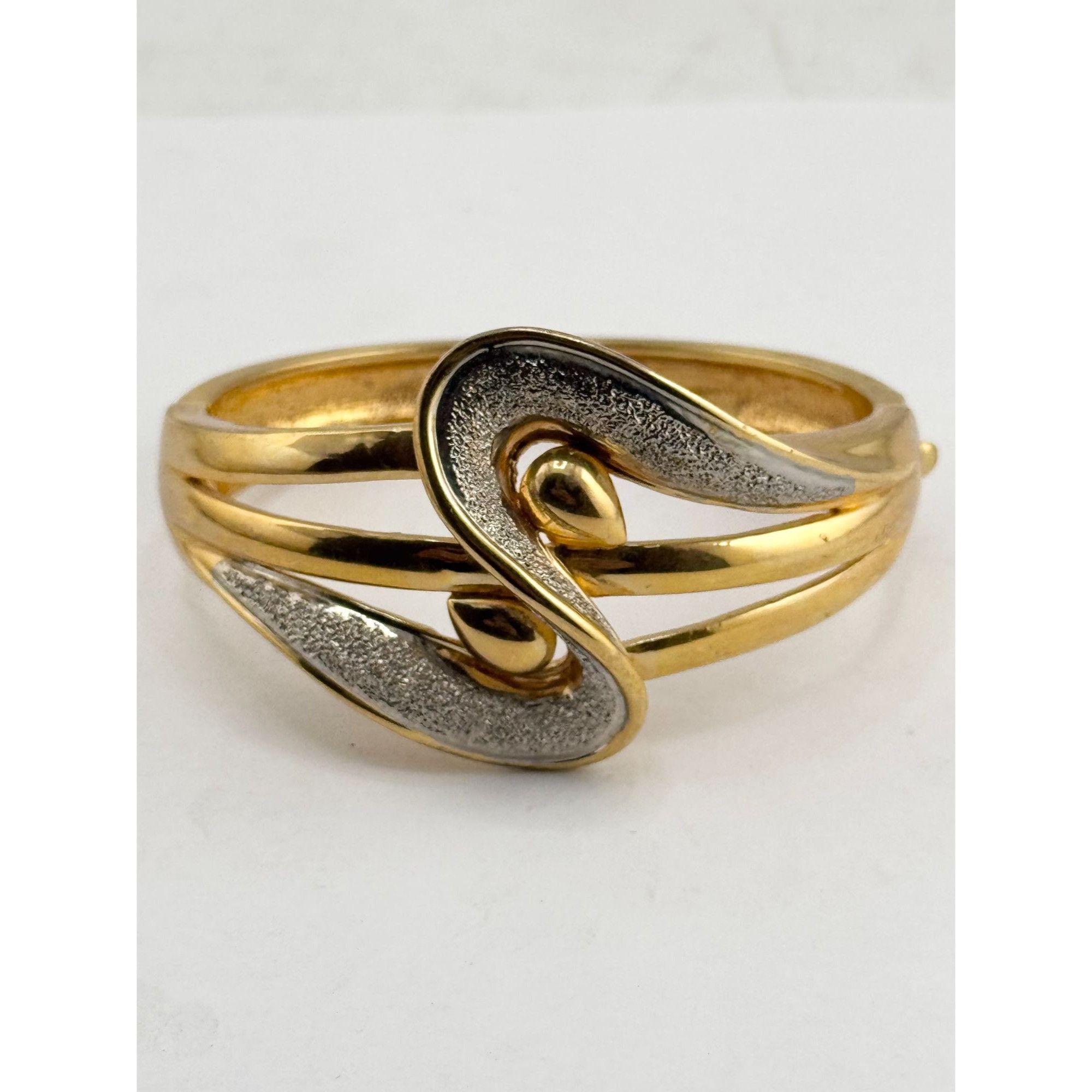 Vintage Vintage gold silver large cuff hinged bangle bracelet Size ONE SIZE - 1 Thumbnail
