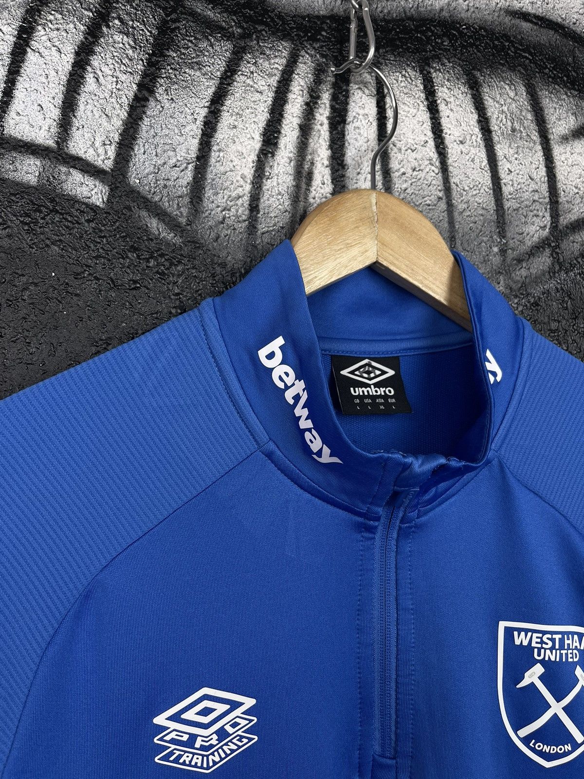 Umbro Umbro Pro Training West Ham United Jersey 1/2 Zip Top Shirts Size US L / EU 52-54 / 3 - 6 Thumbnail