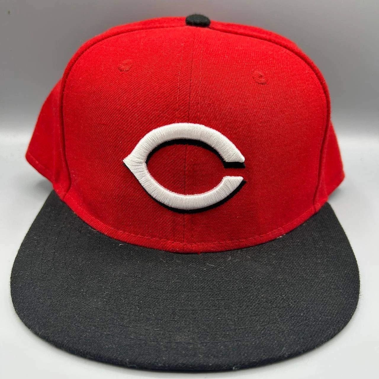 New Era Cincinnati Reds Hat Men 7 5/8 Red Black Embroidered Fitted Size ONE SIZE - 1 Thumbnail