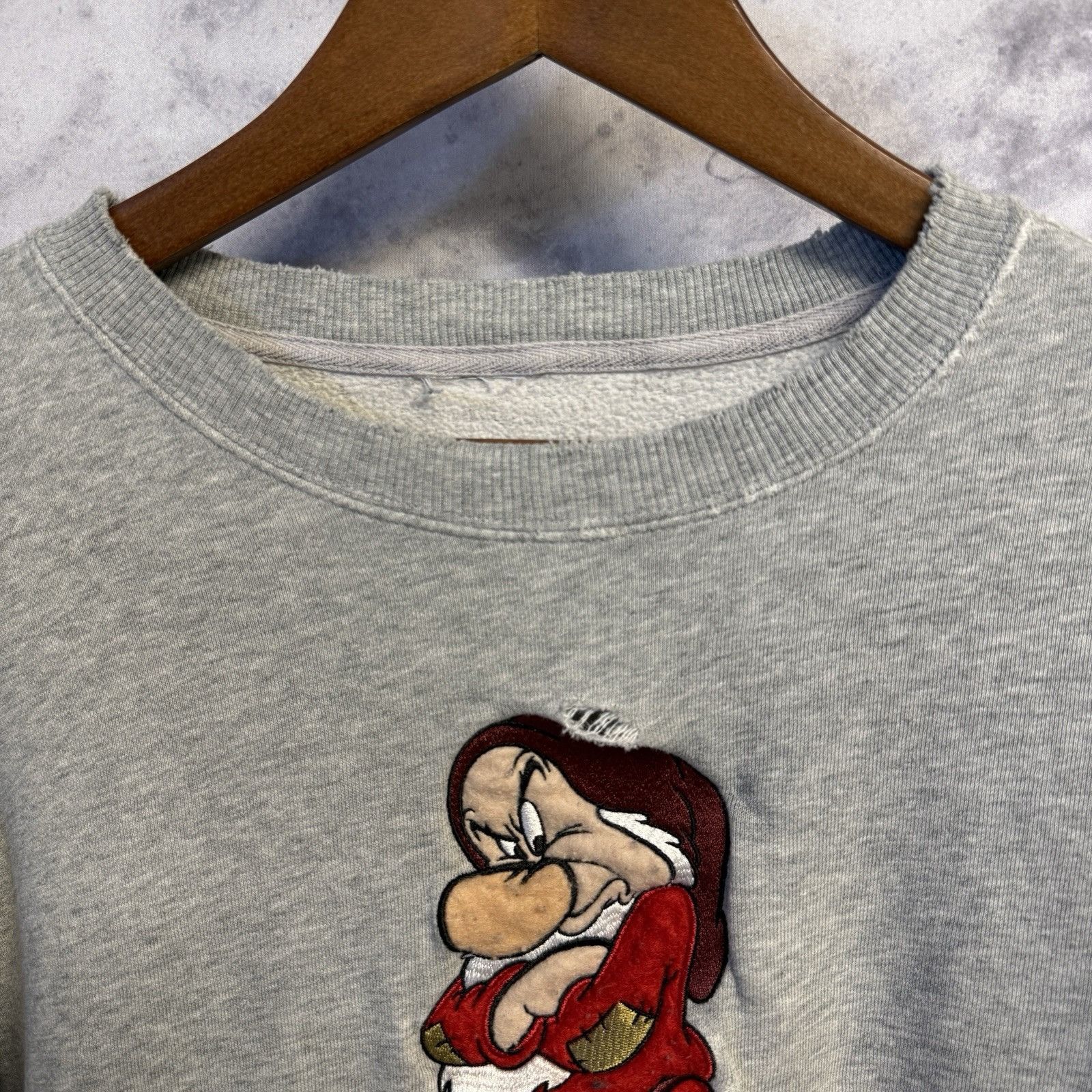 Disney Vintage Disney Grumpy Sweatshirt Mens Large Gray Crew Neck 9 Size US L / EU 52-54 / 3 - 3 Thumbnail