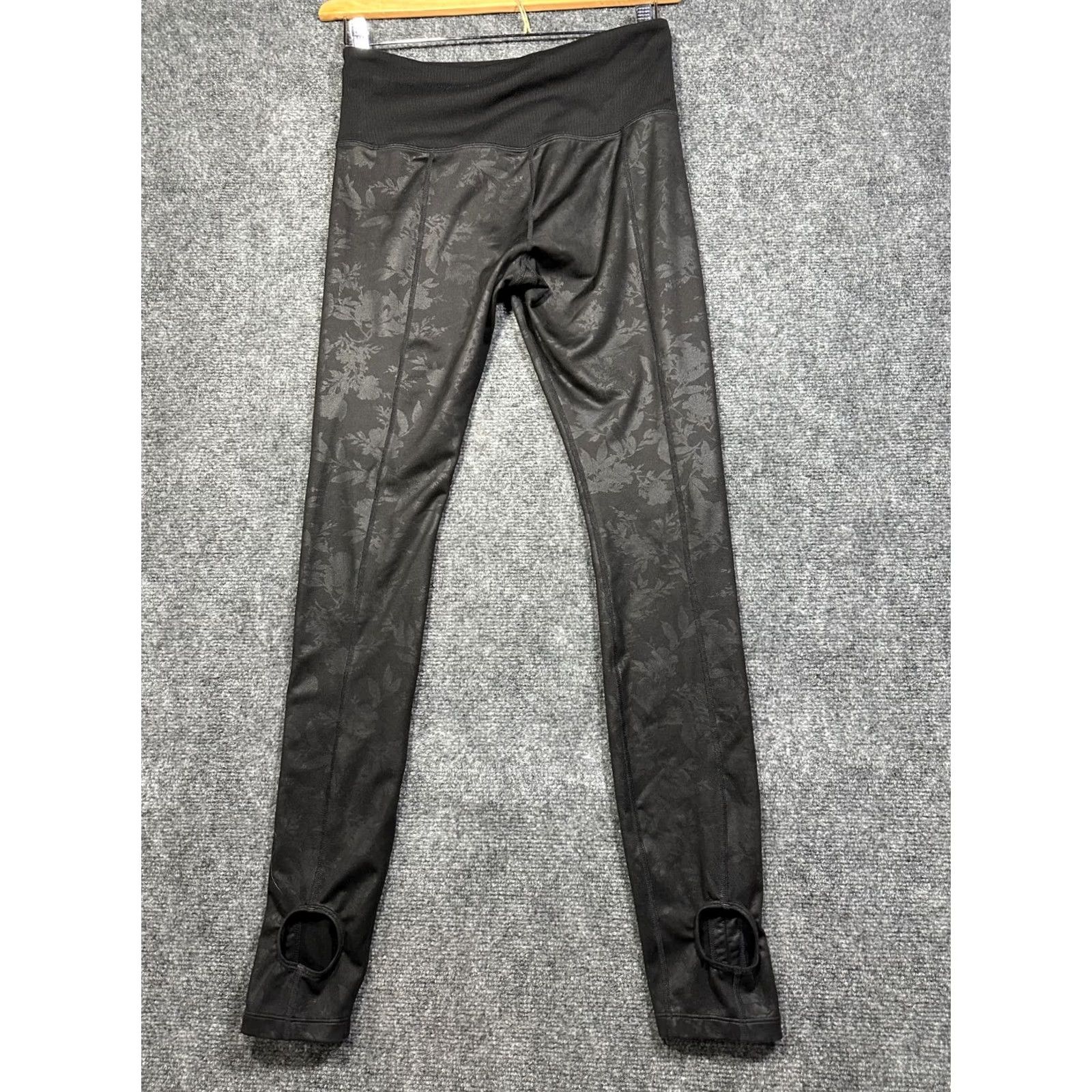 Athleta Athleta Pants Womens Medium Black Compression Pants Heel Cut Out Floral Print Size 32" / US 10 / IT 46 - 6 Thumbnail