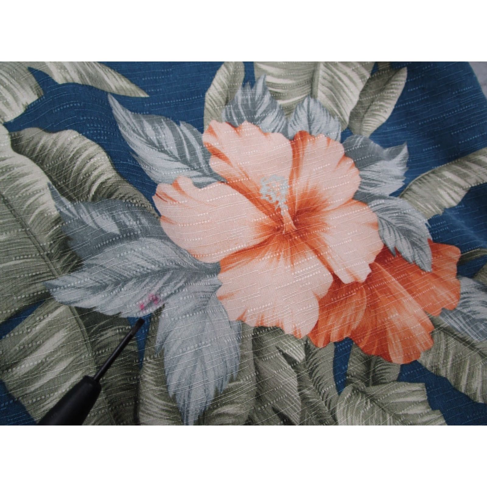 Tommy Bahama VINTAGE Tommy Bahama Shirt Men XL Short Sleeve Hawaiian Silk Button Up Blue Tropical Beach 70s 80s Retro Size US XL / EU 56 / 4 - 4 Thumbnail