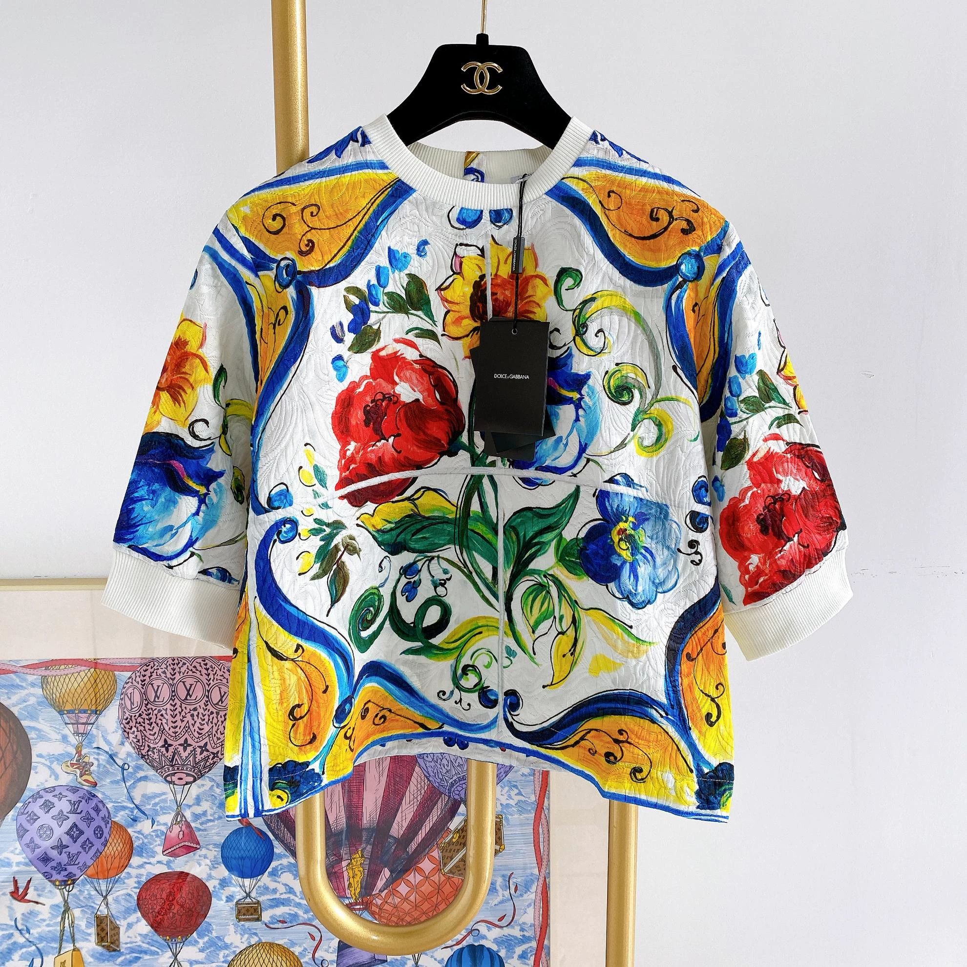 Dolce & Gabbana Dolce & Gabbana Printed T-Shirt New with Tags 11/12Y Size XXS / US 00 / IT 34 - 1 Thumbnail
