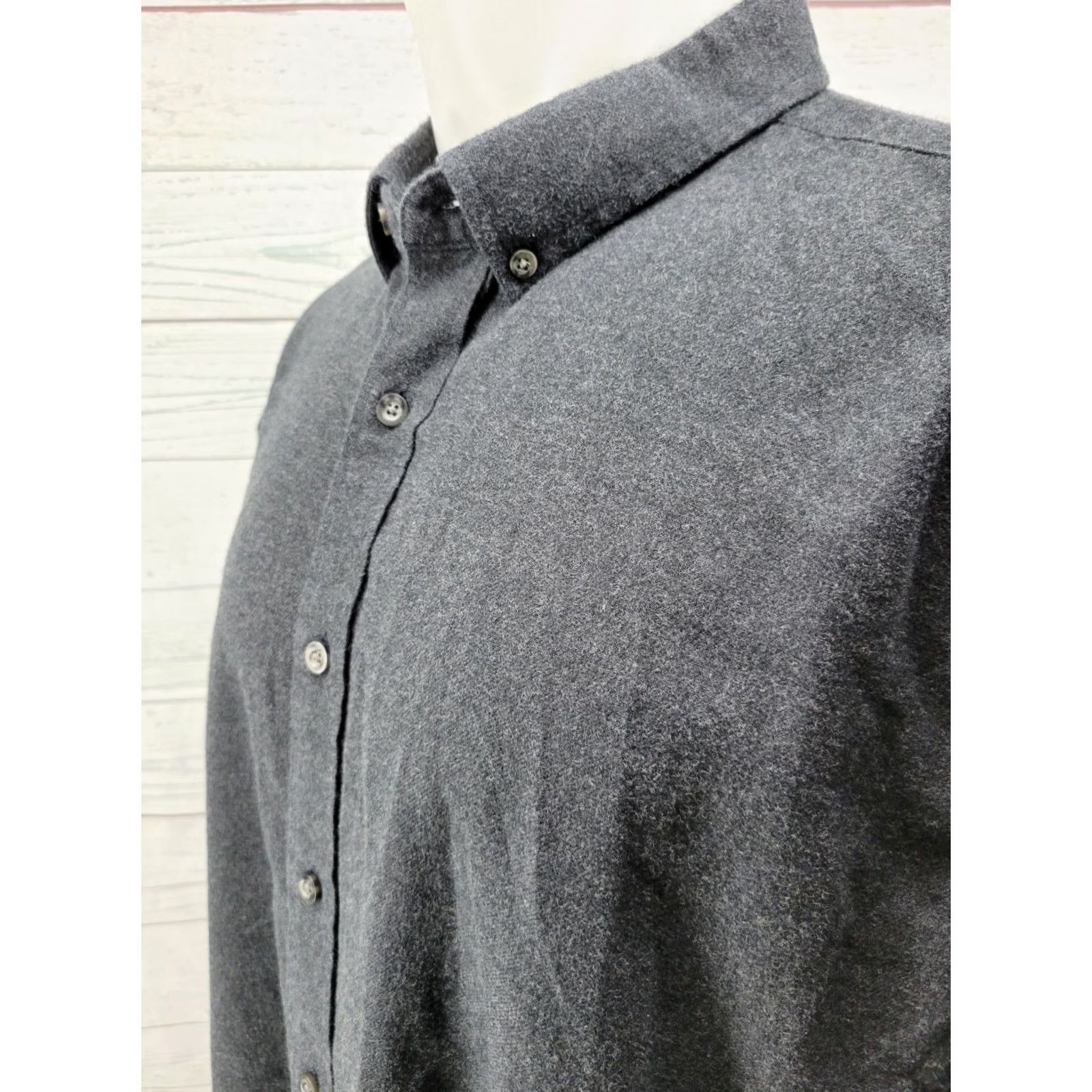UNTUCKit UNTUCKit Long Sleeve Button Up Shirt Gray Charcoal Cotton Men’s XXL Regular Size Shirt Button-Up Casual Vintage No N/A Size US XXL / EU 58 / 5 - 3 Thumbnail