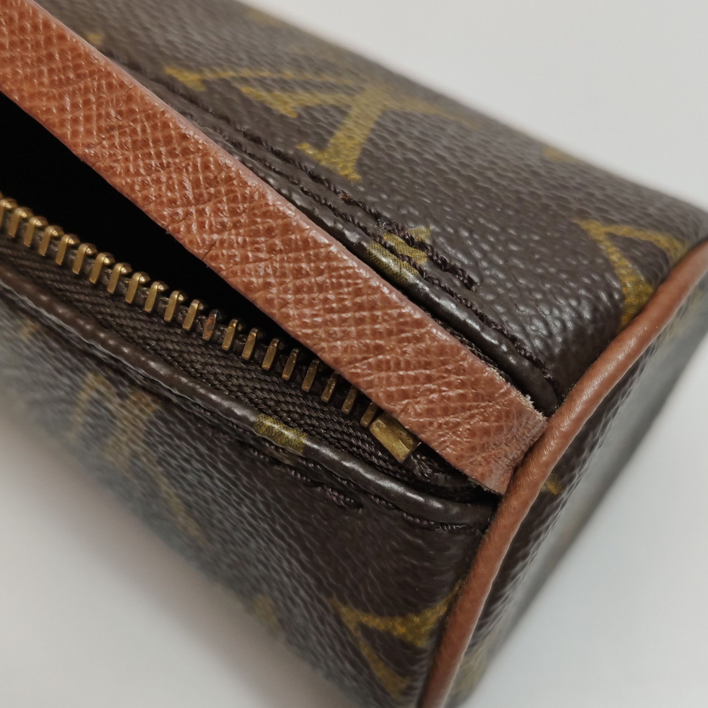 Louis Vuitton Louis Vuitton (LV) Papillon Mini Cowhide Monogram Printed D Size ONE SIZE - 4 Thumbnail