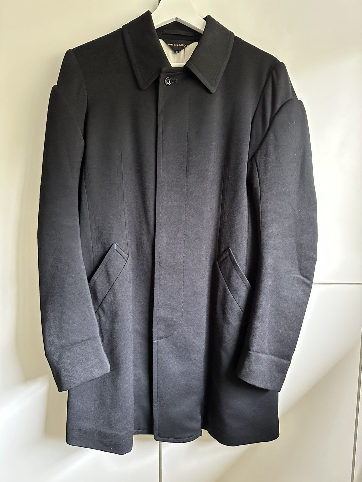 Comme des Garcons COMME DES GARCONS FEATHER BLACK COAT AW2004 SIZE S Size S / US 4 / IT 40 - 2 Thumbnail