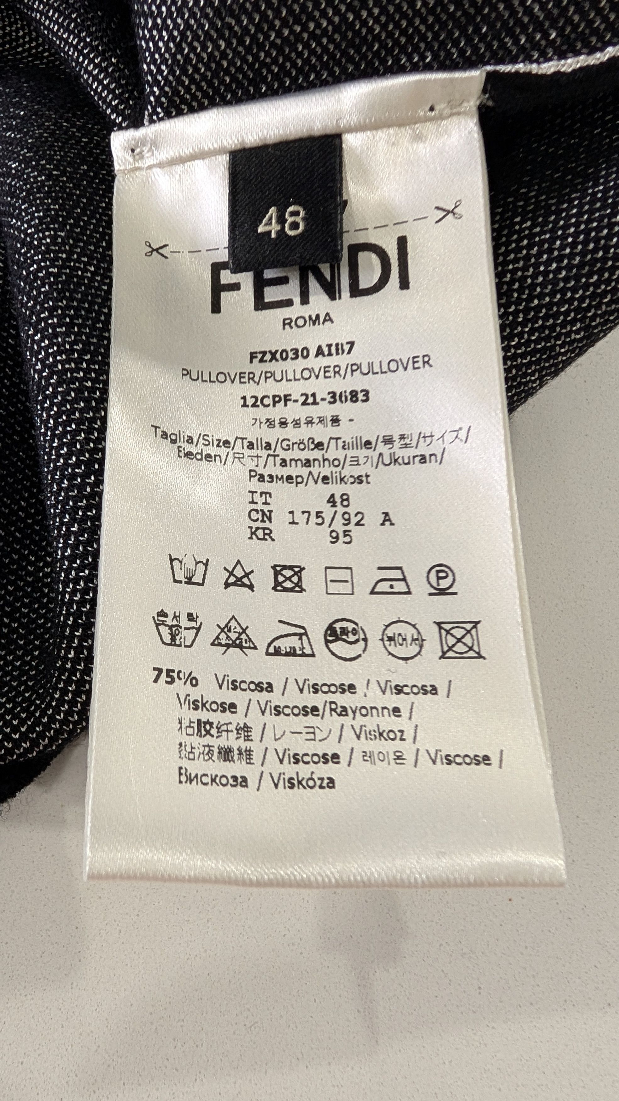 Fendi Fendi Roma Label Patch Sweater Black IT 48 Size US M / EU 48-50 / 2 - 9 Thumbnail