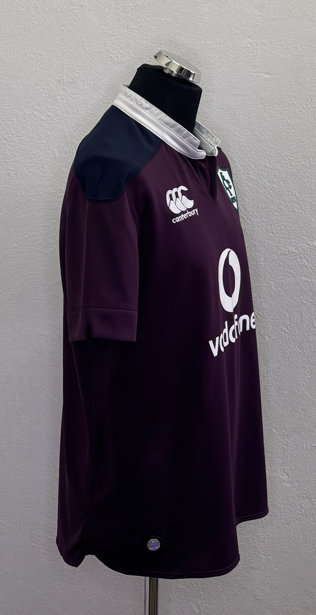 Canterbury of New Zealand Ireland Rugby 2016/2017 Canterbury Vodafone Vapodri+ Size US L / EU 52-54 / 3 - 4 Thumbnail