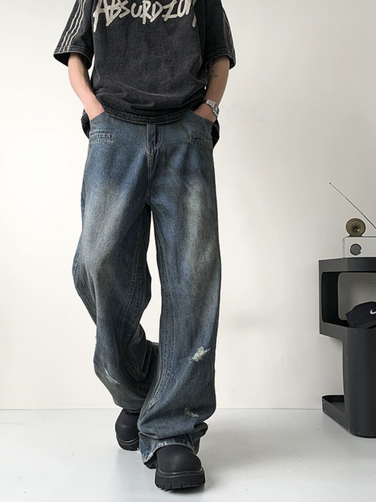 Vintage American loose wide-leg distressed straight washed jeans Size US 32 / EU 48 - 2 Thumbnail