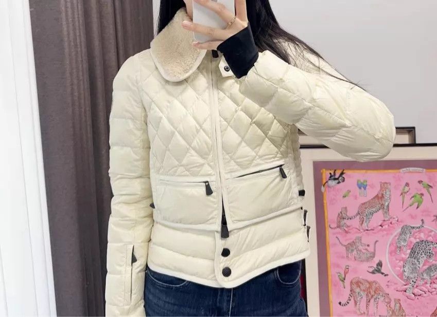 Moncler MONCLER down jacket size 2 2015 Cream White Size XS / US 0-2 / IT 36-38 - 1 Thumbnail